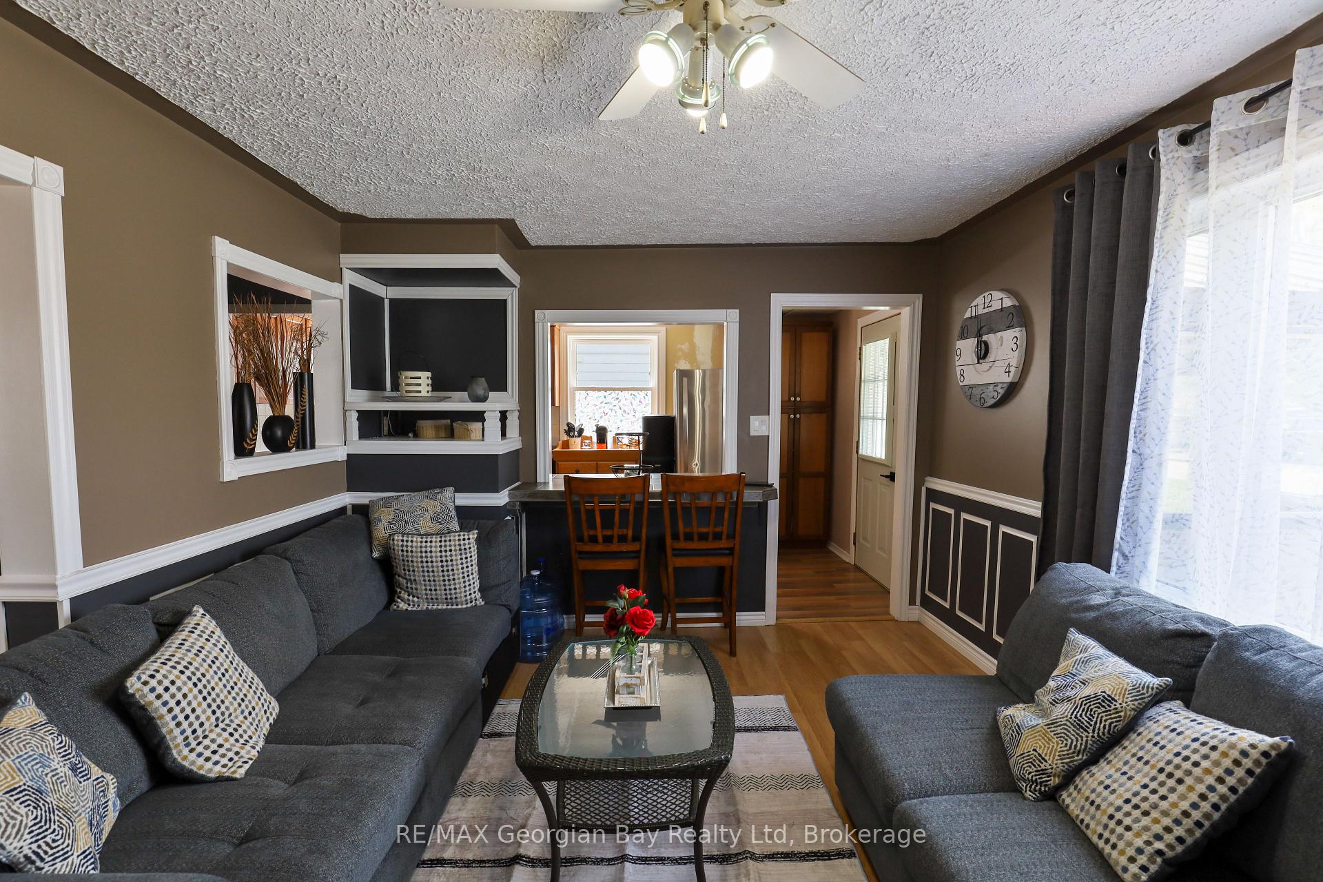 Photo 9 of 163 Eighth Street, Midland — HOMEH