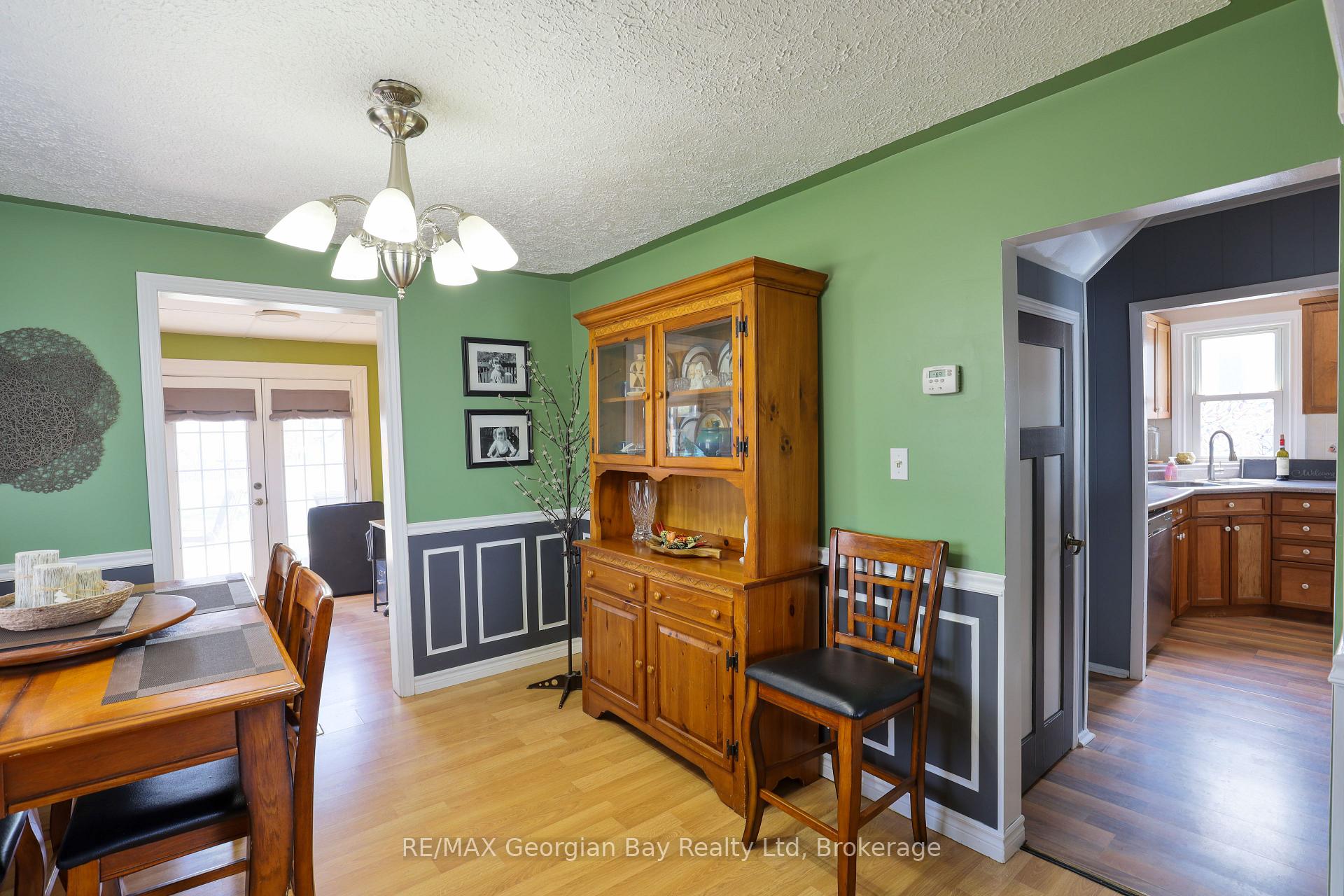 Photo 12 of 163 Eighth Street, Midland — HOMEH