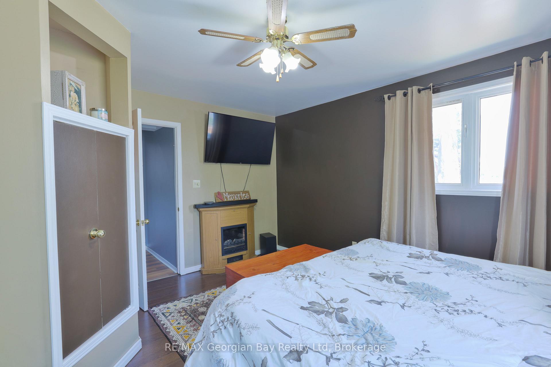 Photo 19 of 163 Eighth Street, Midland — HOMEH