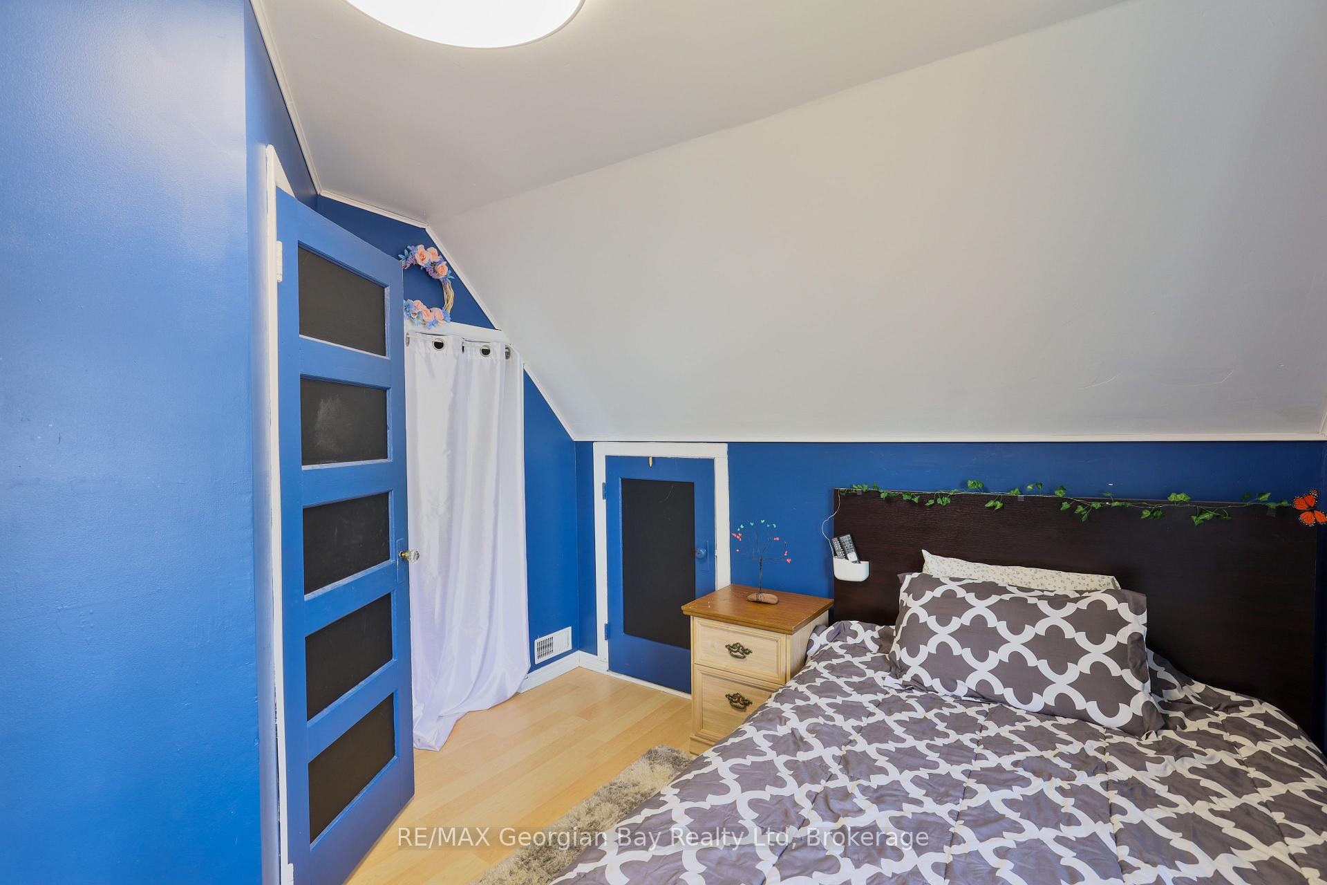 Photo 23 of 163 Eighth Street, Midland — HOMEH
