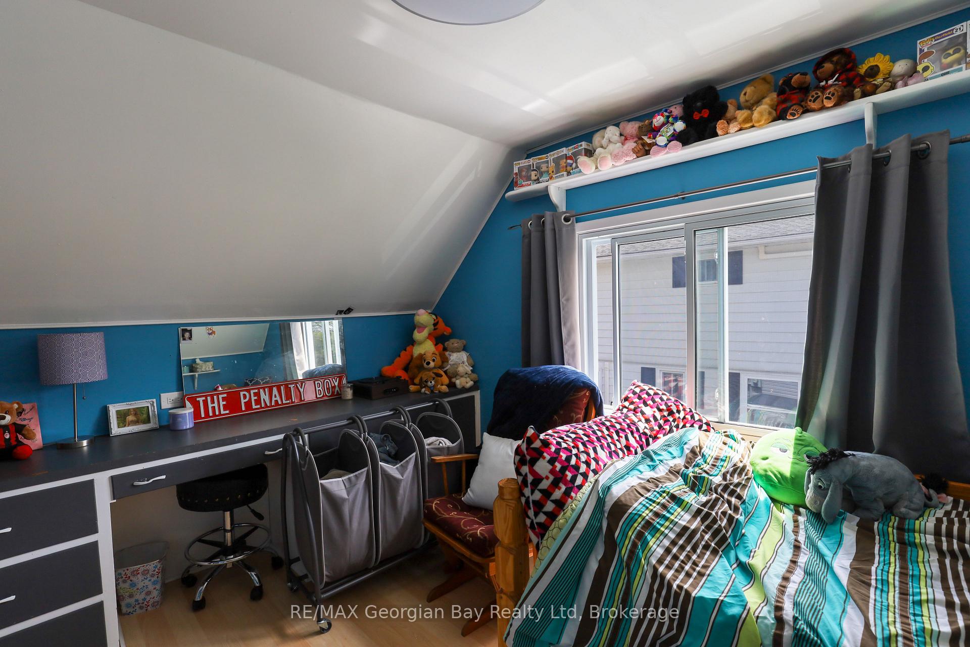 Photo 25 of 163 Eighth Street, Midland — HOMEH
