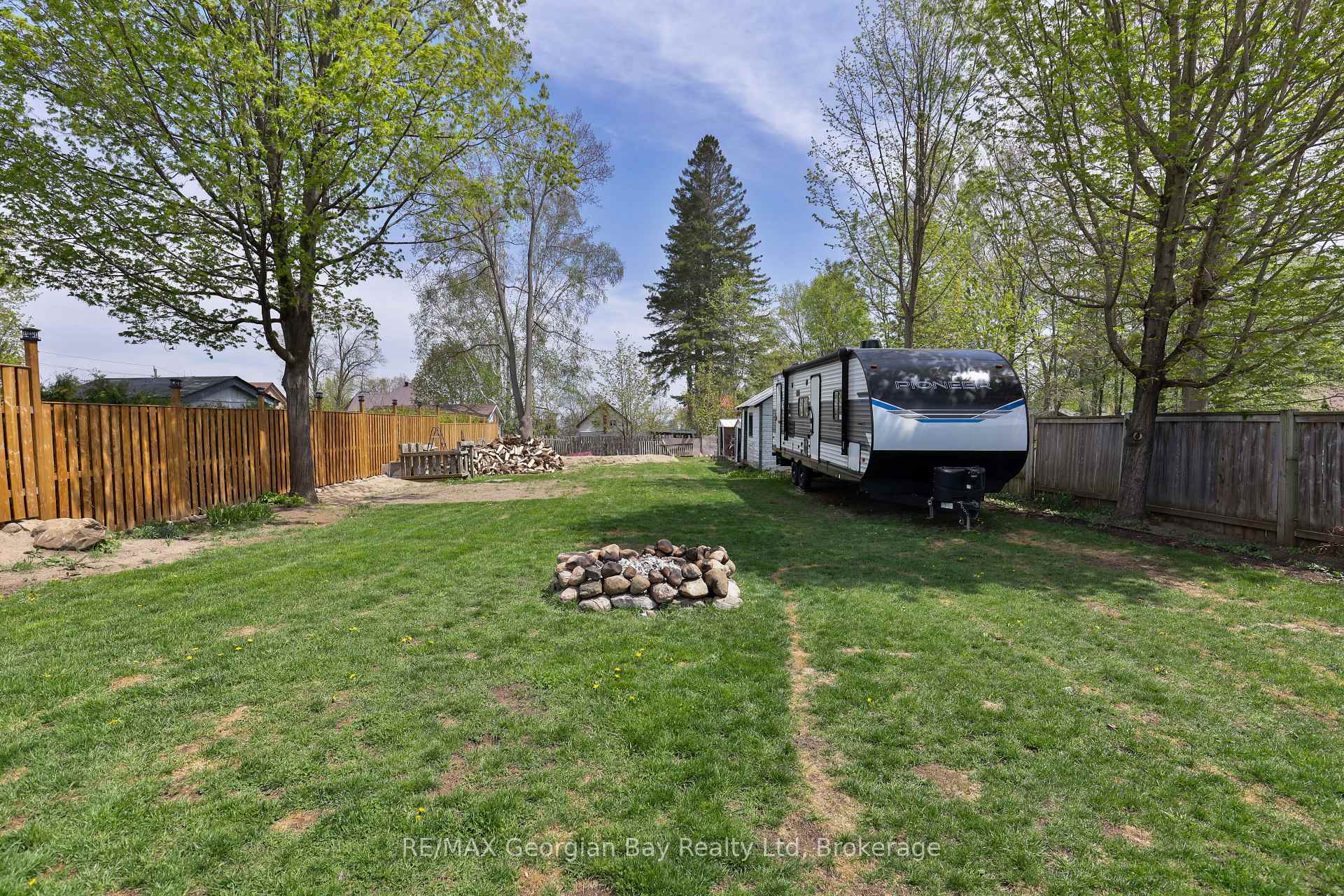 Photo 32 of 163 Eighth Street, Midland — HOMEH