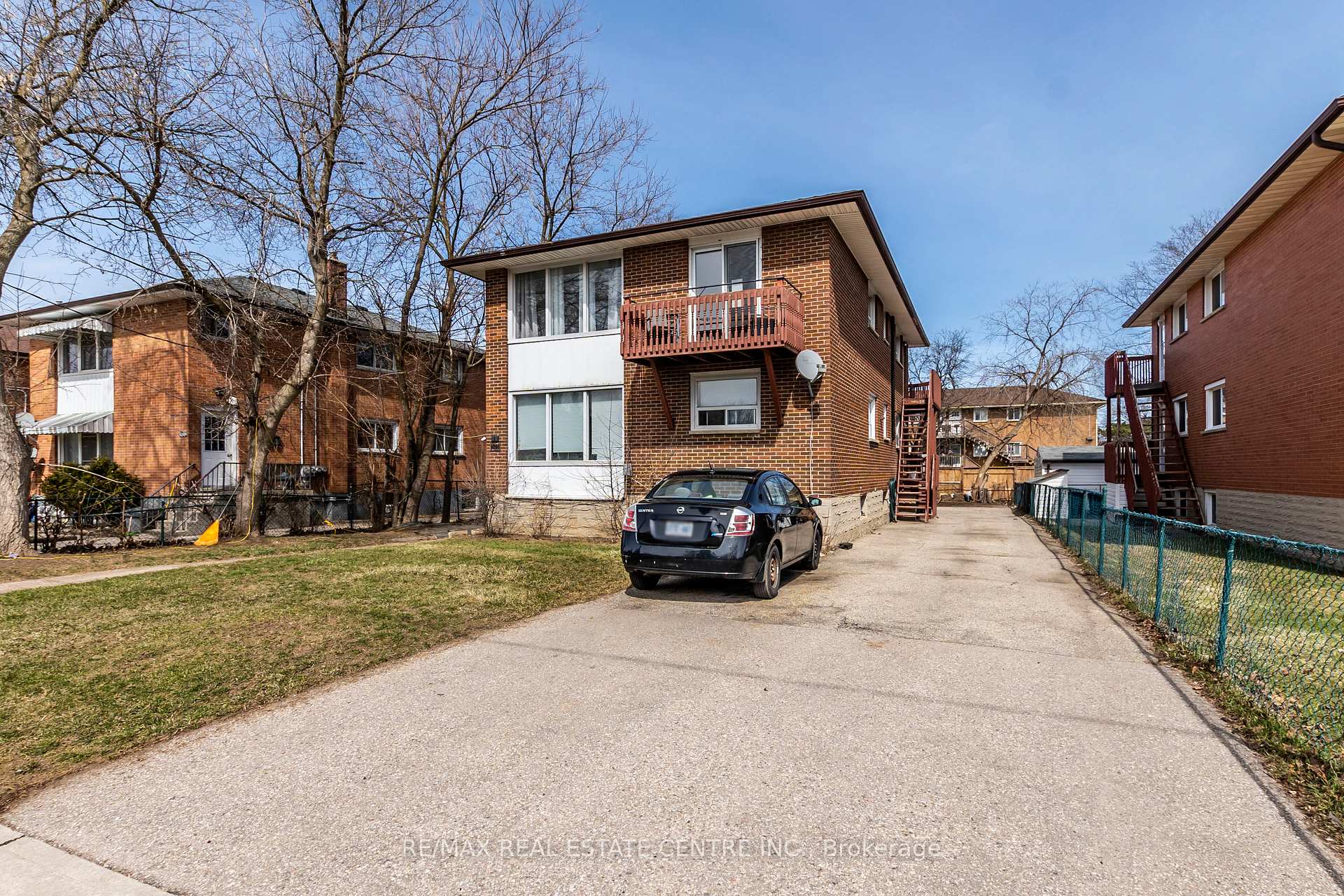 Photo 2 of 305 Lorne Avenue, Kitchener — HOMEH