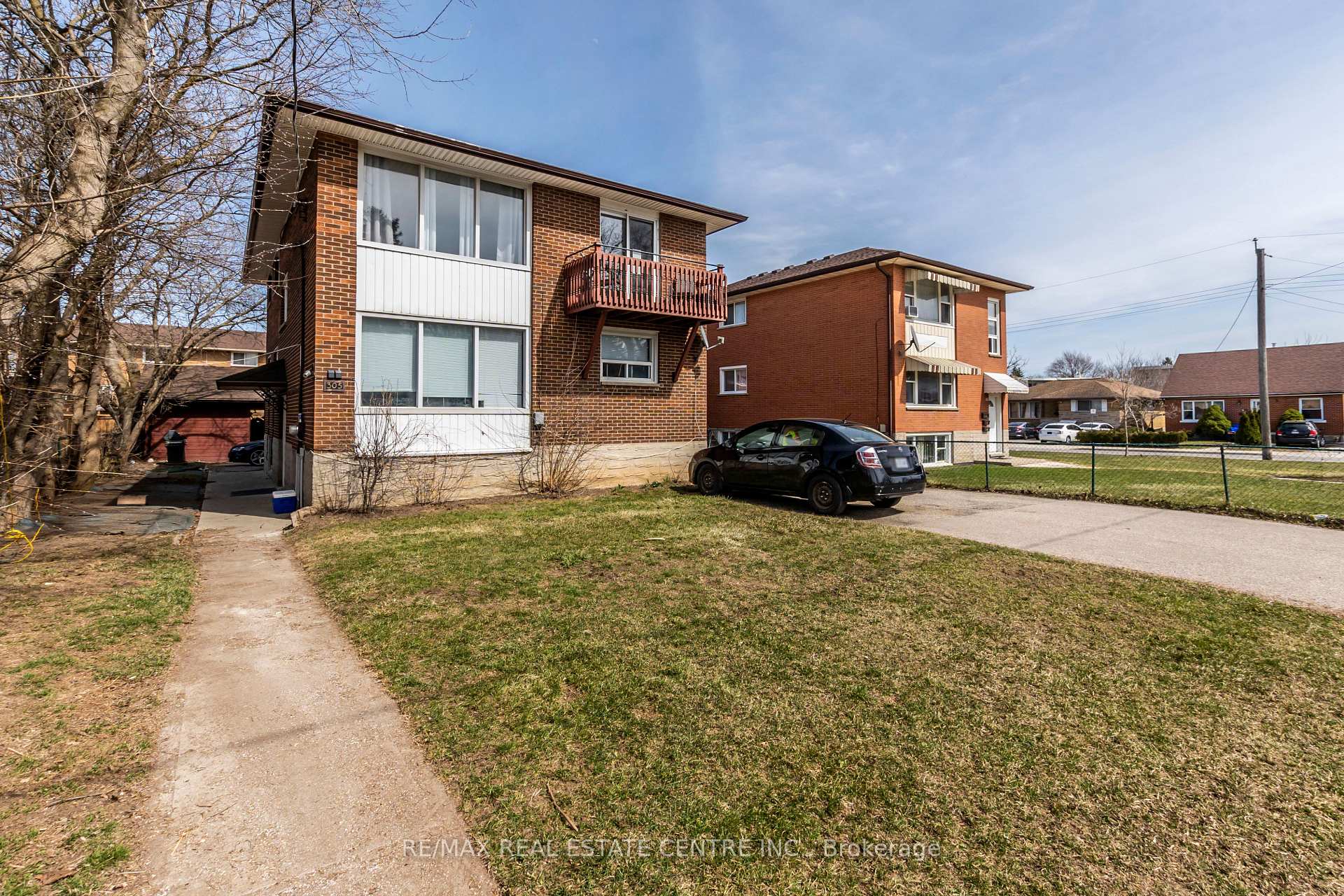 Photo 3 of 305 Lorne Avenue, Kitchener — HOMEH