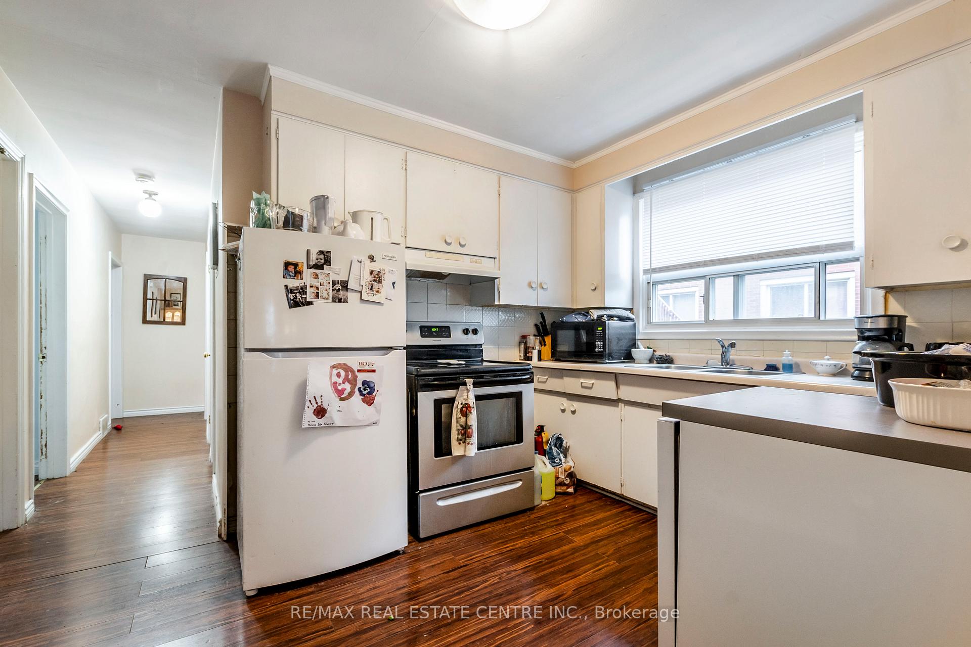 Photo 5 of 305 Lorne Avenue, Kitchener — HOMEH