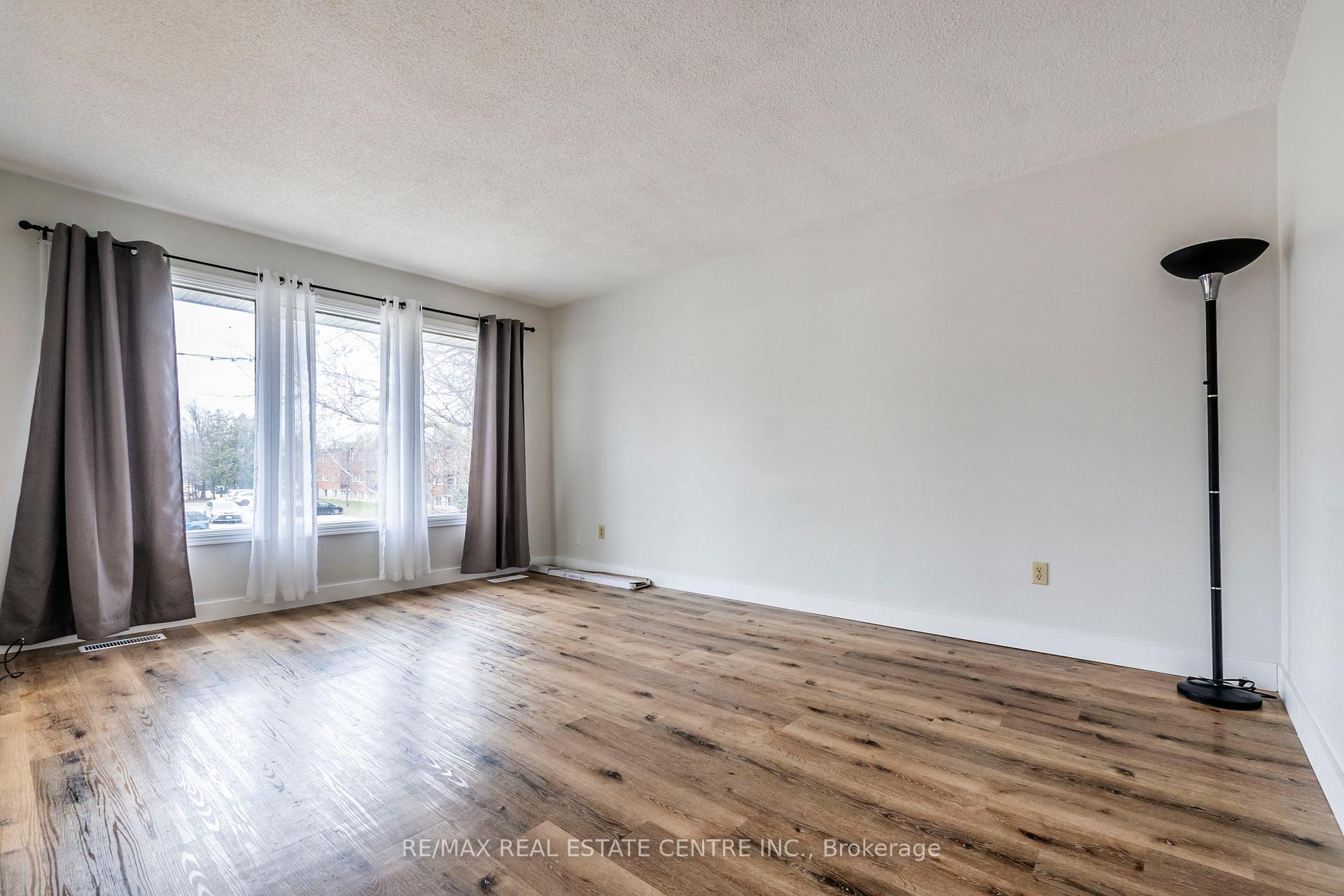 Photo 17 of 305 Lorne Avenue, Kitchener — HOMEH