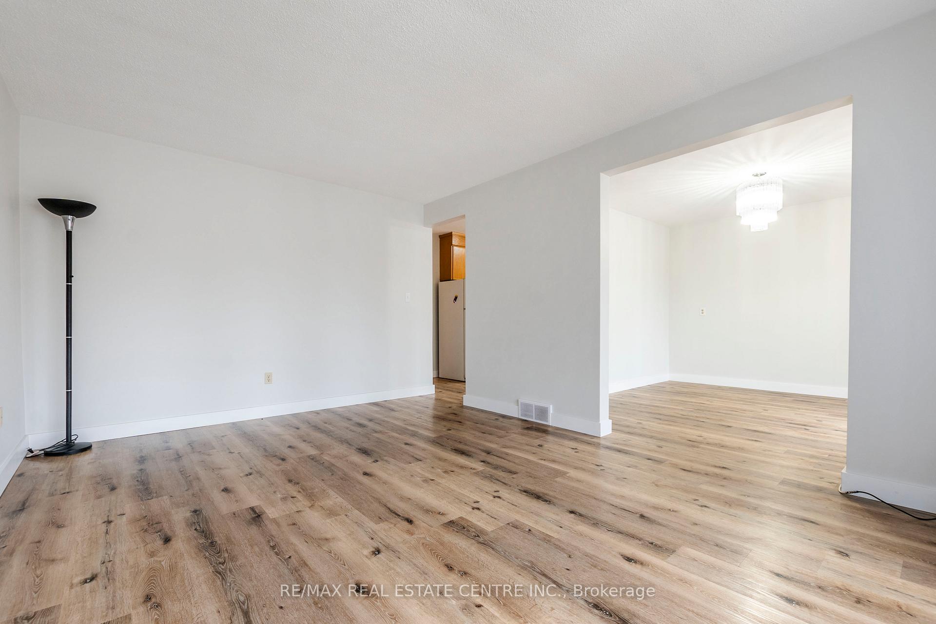 Photo 18 of 305 Lorne Avenue, Kitchener — HOMEH