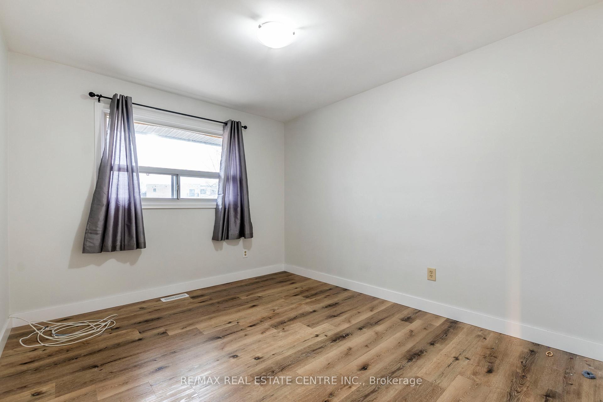 Photo 24 of 305 Lorne Avenue, Kitchener — HOMEH