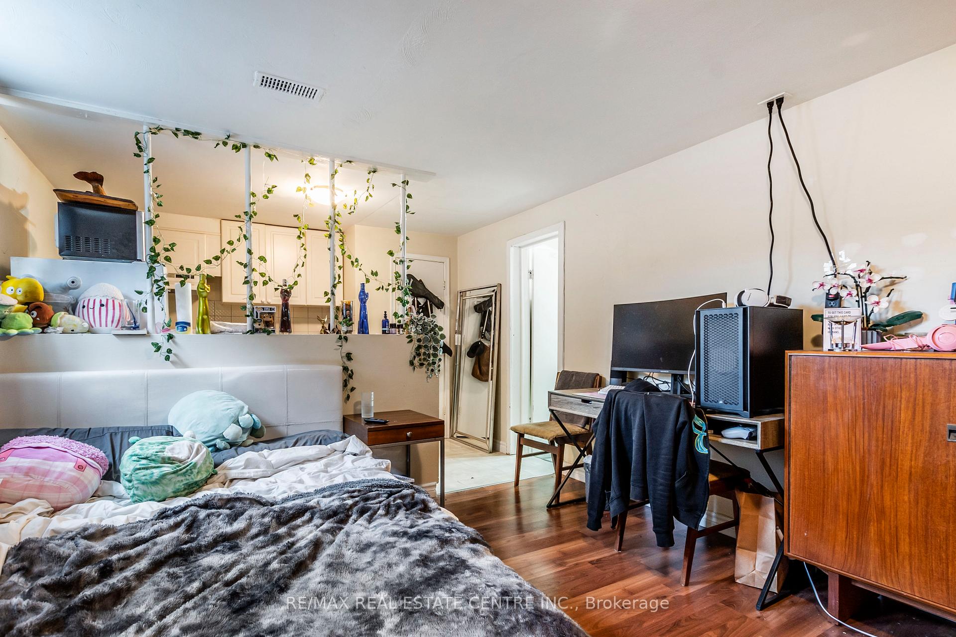 Photo 32 of 305 Lorne Avenue, Kitchener — HOMEH
