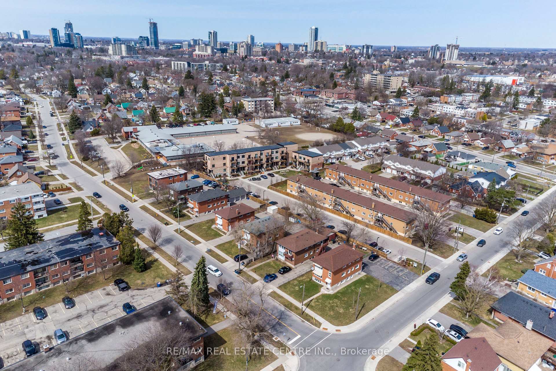 Photo 44 of 305 Lorne Avenue, Kitchener — HOMEH