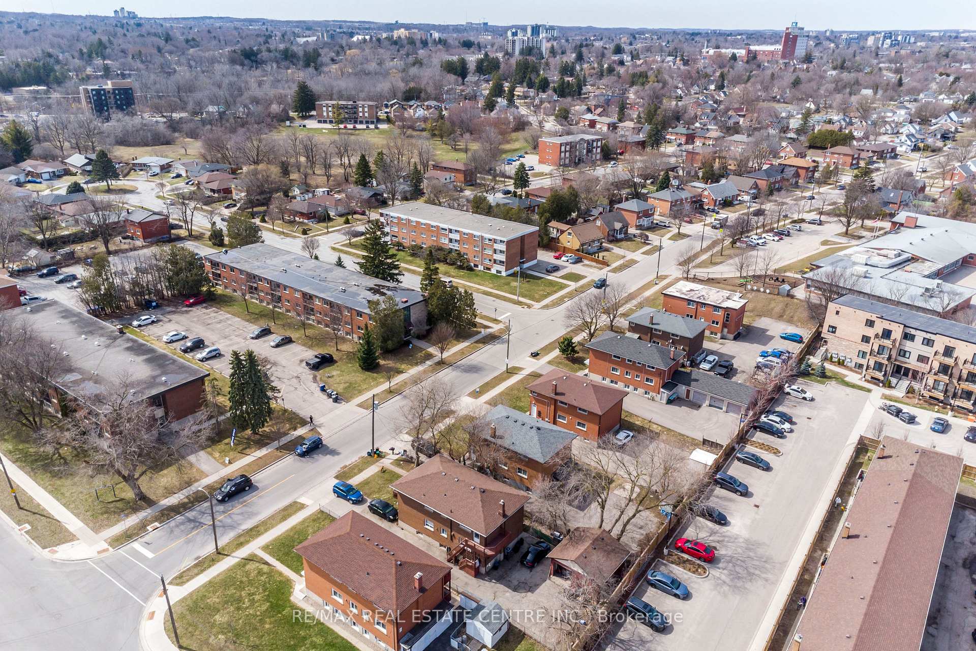 Photo 45 of 305 Lorne Avenue, Kitchener — HOMEH