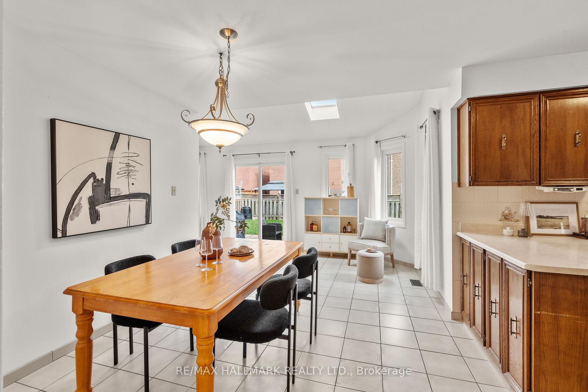 Photo 9 of 69 Cairns Drive, Markham, Raymerville — HOMEH