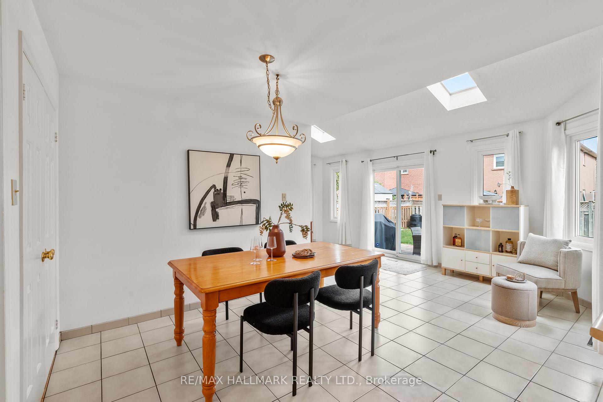 Photo 12 of 69 Cairns Drive, Markham, Raymerville — HOMEH