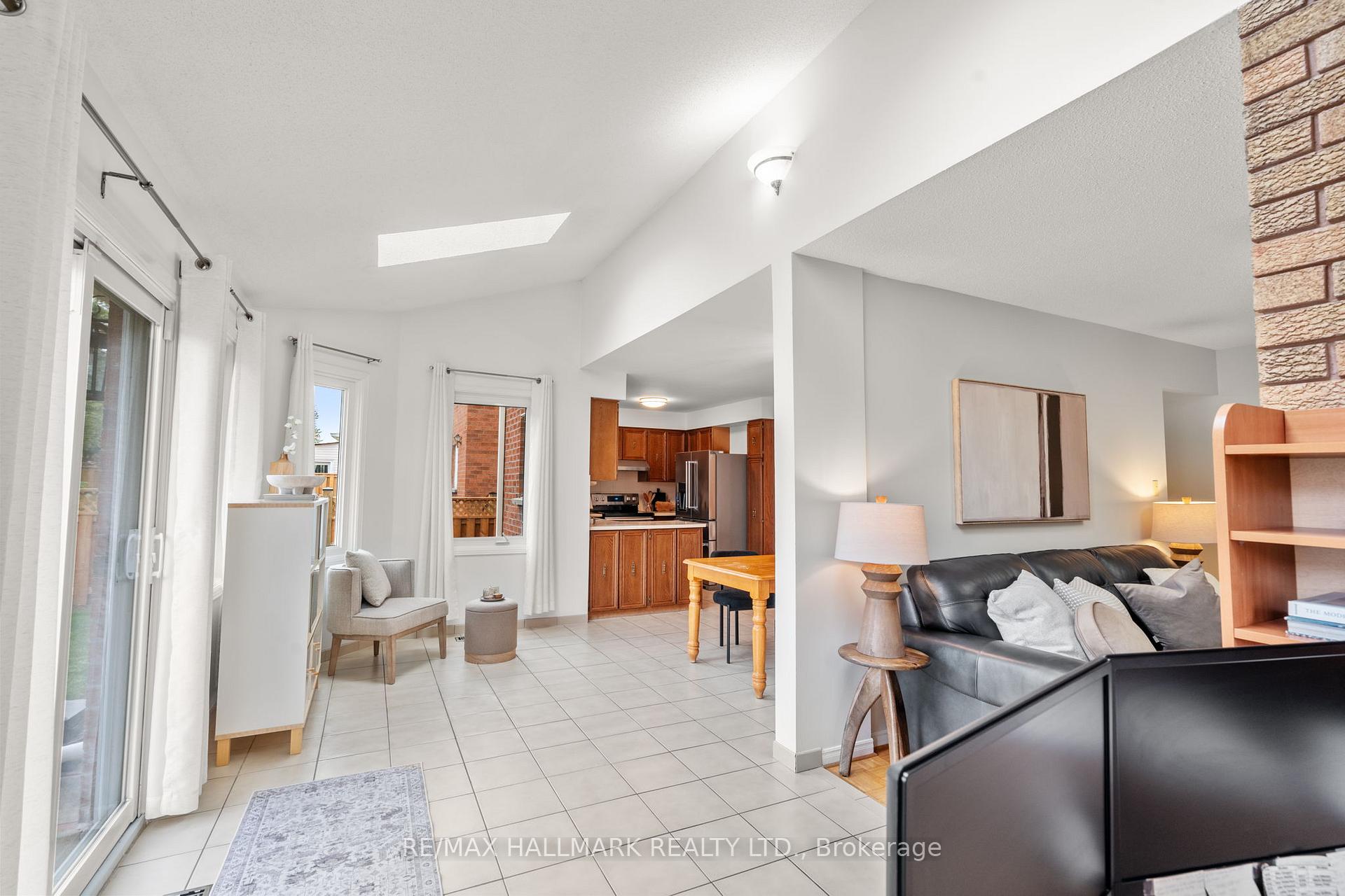 Photo 16 of 69 Cairns Drive, Markham, Raymerville — HOMEH