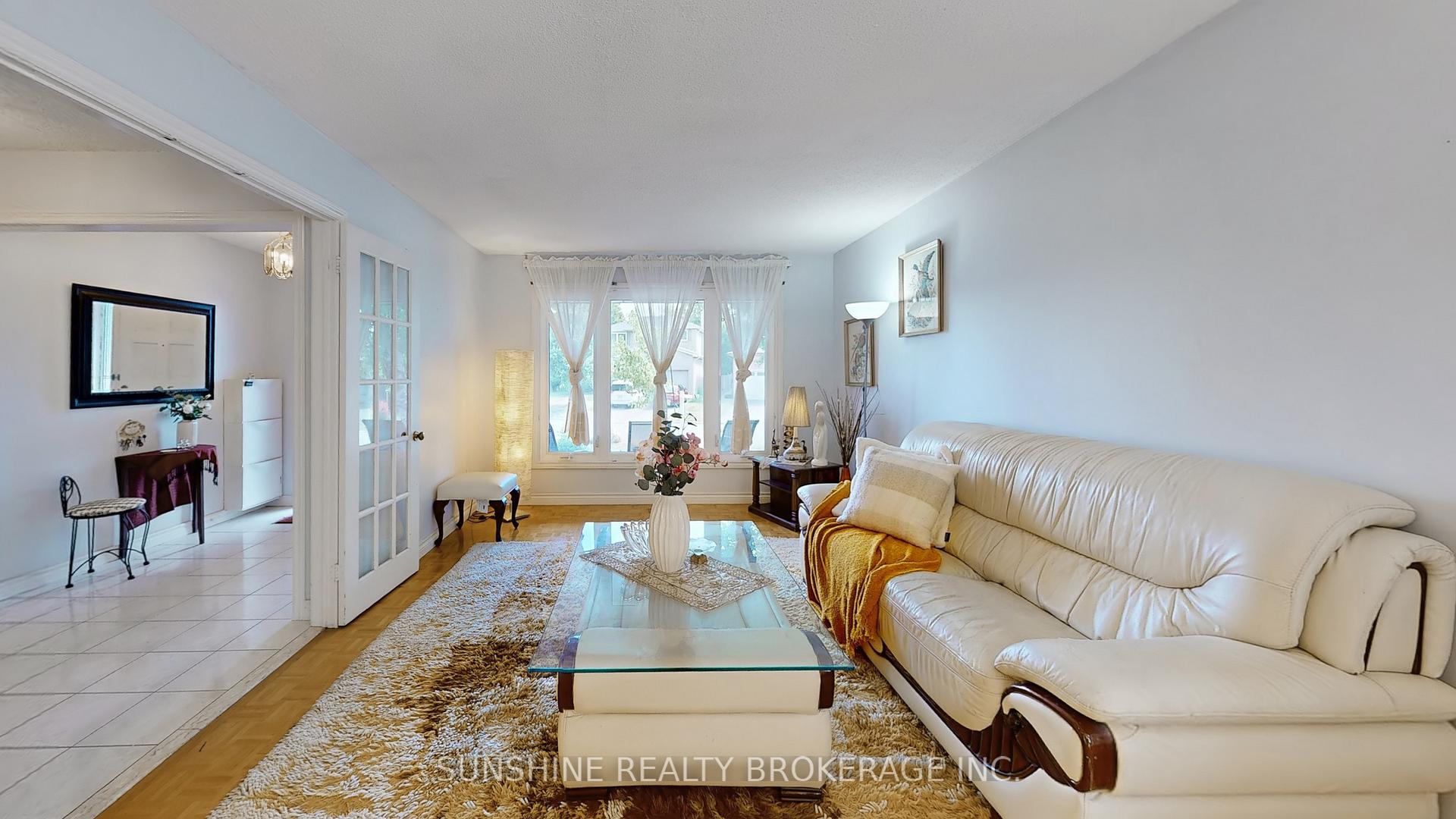 Photo 2 of 62 Cobbler Crescent, Markham, Raymerville — HOMEH