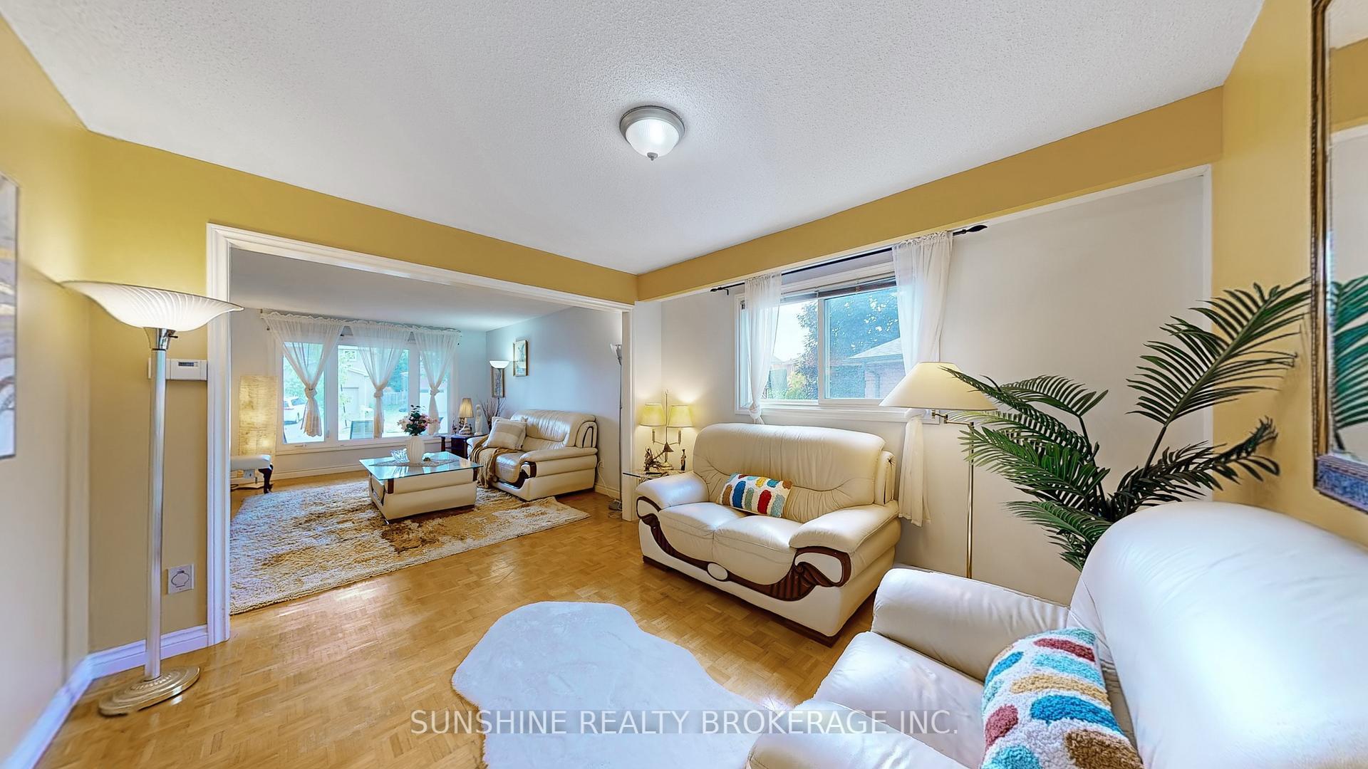 Photo 8 of 62 Cobbler Crescent, Markham, Raymerville — HOMEH