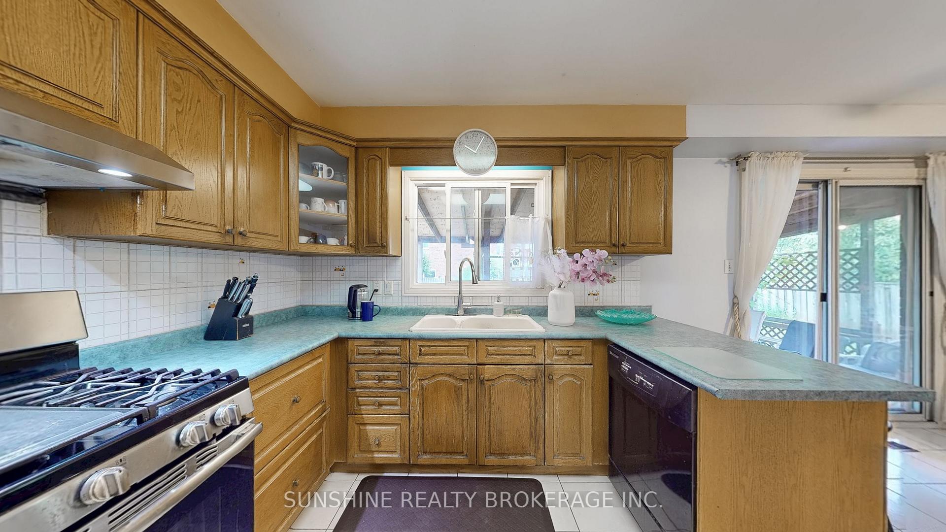 Photo 14 of 62 Cobbler Crescent, Markham, Raymerville — HOMEH