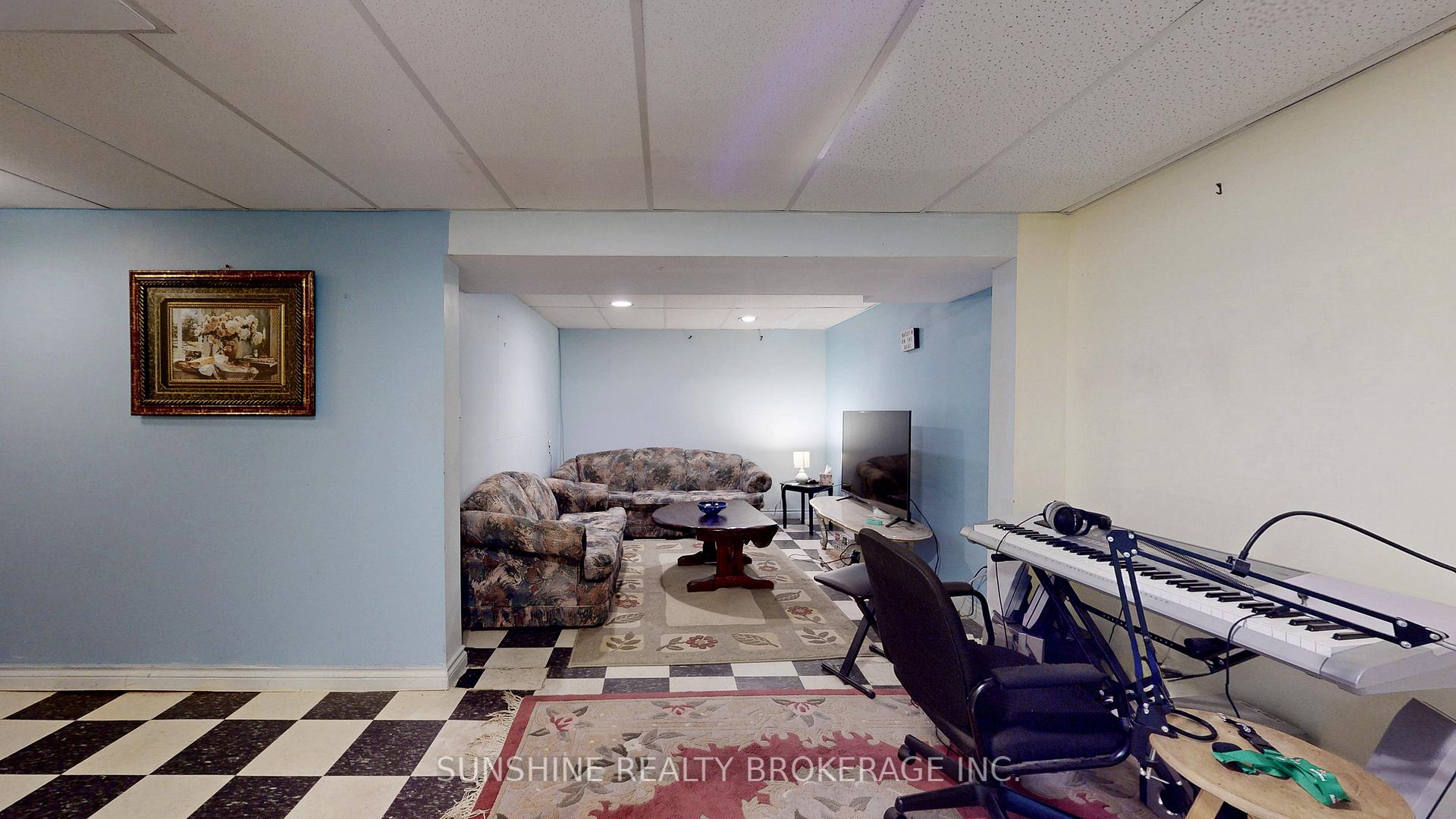 Photo 36 of 62 Cobbler Crescent, Markham, Raymerville — HOMEH