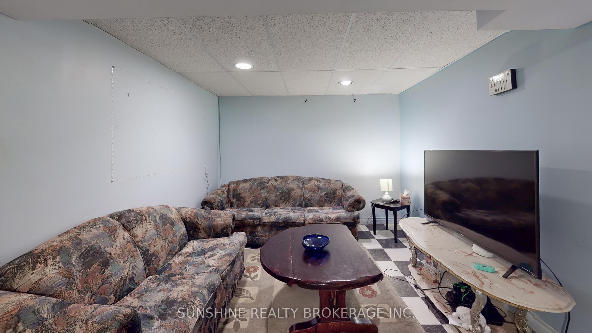 Photo 37 of 62 Cobbler Crescent, Markham, Raymerville — HOMEH