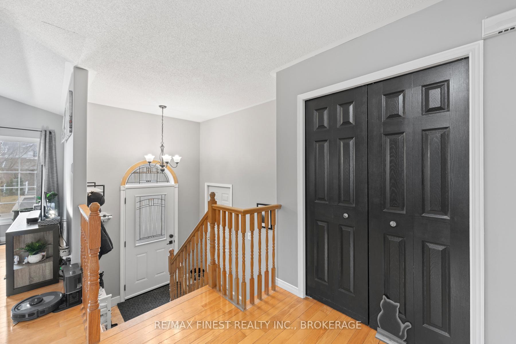 Photo 7 of 1001 Bluffwood Avenue, Kingston, Kingston East (Incl Barret Crt) — HOMEH