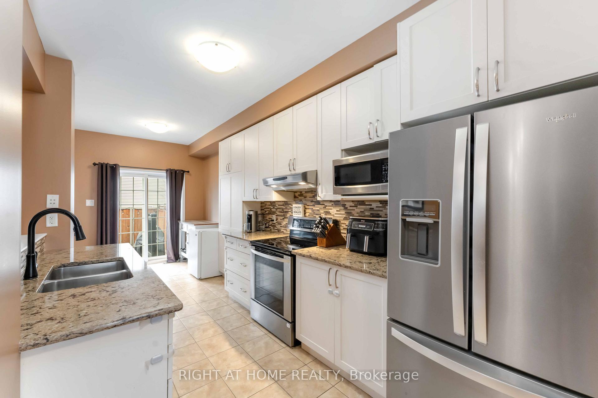 Photo 1 of 753 Oakglade Avenue, Ottawa, Kanata - Emerald Meadows/Trailwest — HOMEH
