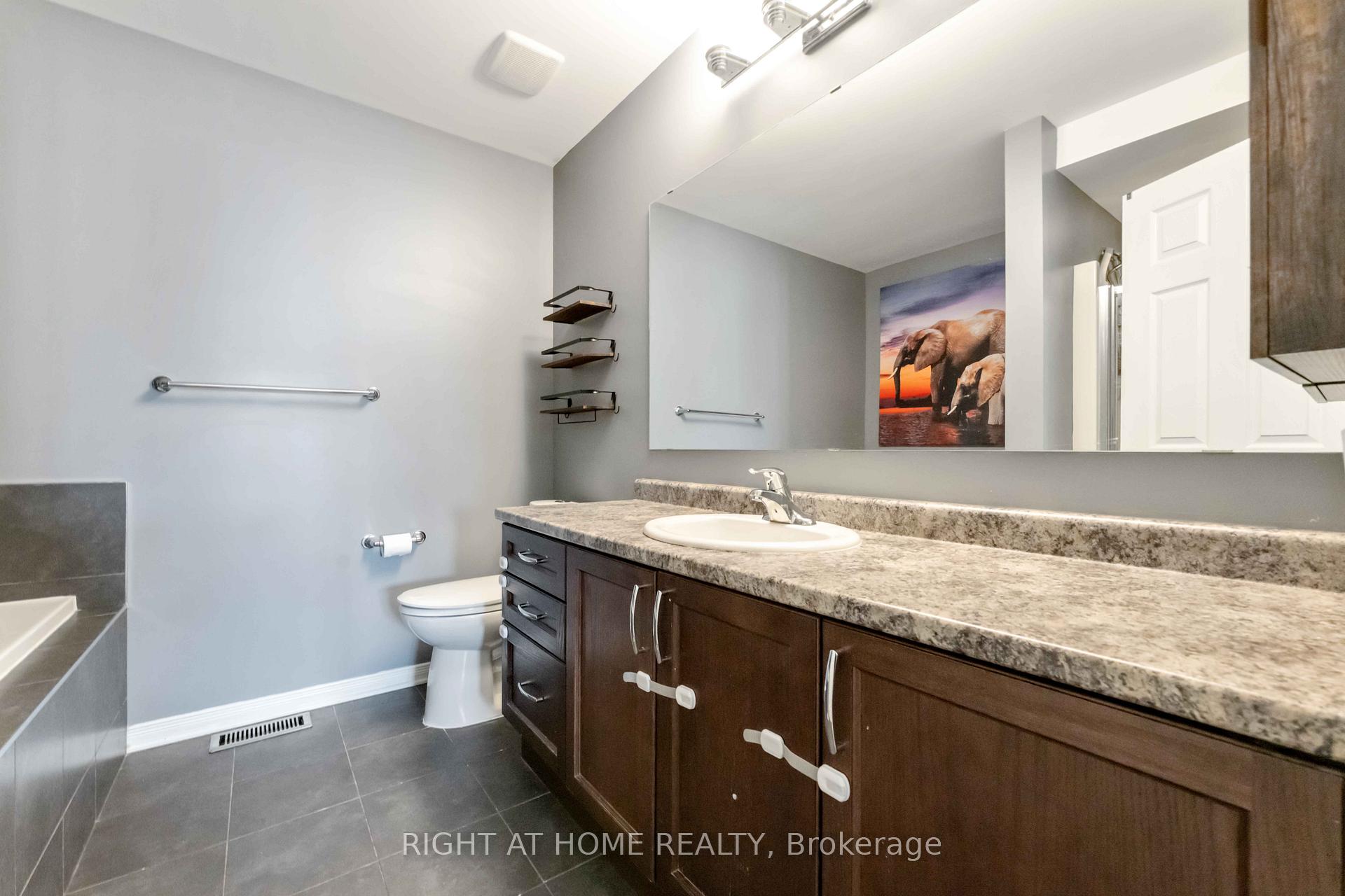 Photo 5 of 753 Oakglade Avenue, Ottawa, Kanata - Emerald Meadows/Trailwest — HOMEH