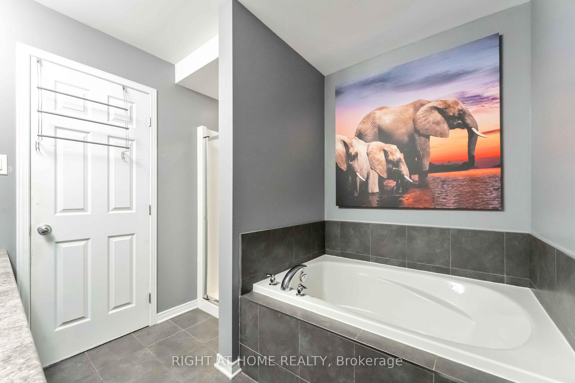 Photo 6 of 753 Oakglade Avenue, Ottawa, Kanata - Emerald Meadows/Trailwest — HOMEH