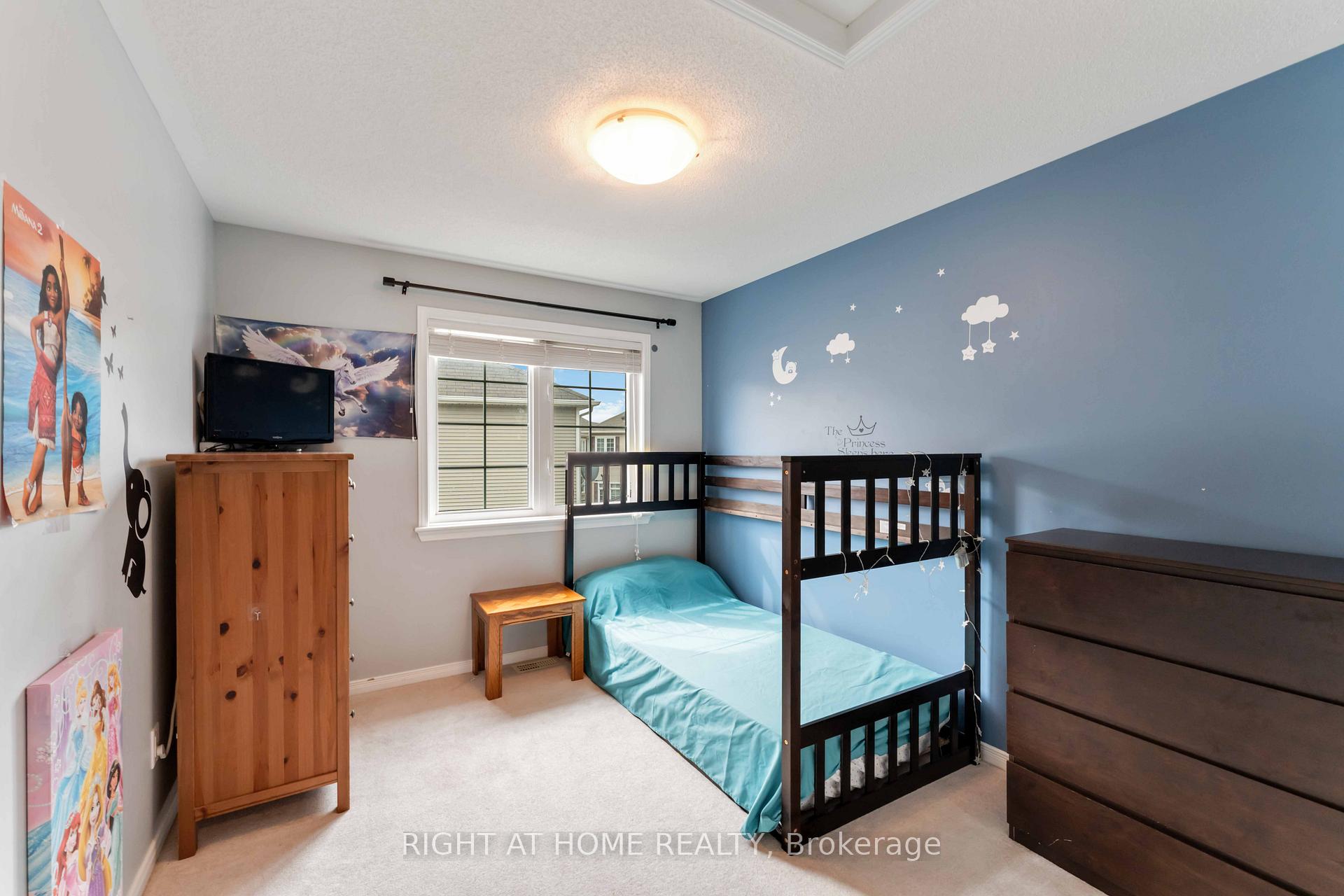 Photo 8 of 753 Oakglade Avenue, Ottawa, Kanata - Emerald Meadows/Trailwest — HOMEH