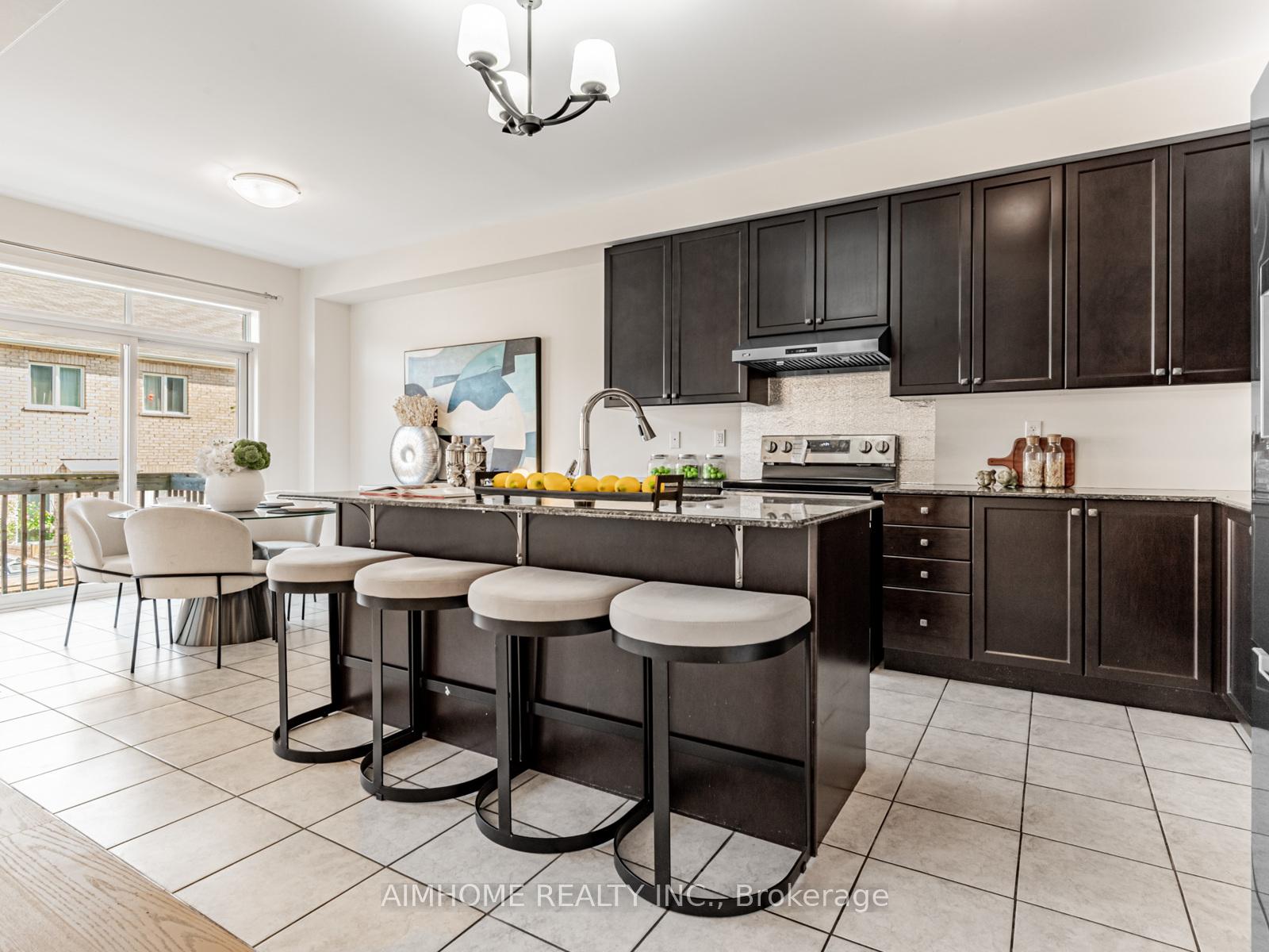 Photo 10 of 185 William Bartlett Drive, Markham, Berczy — HOMEH