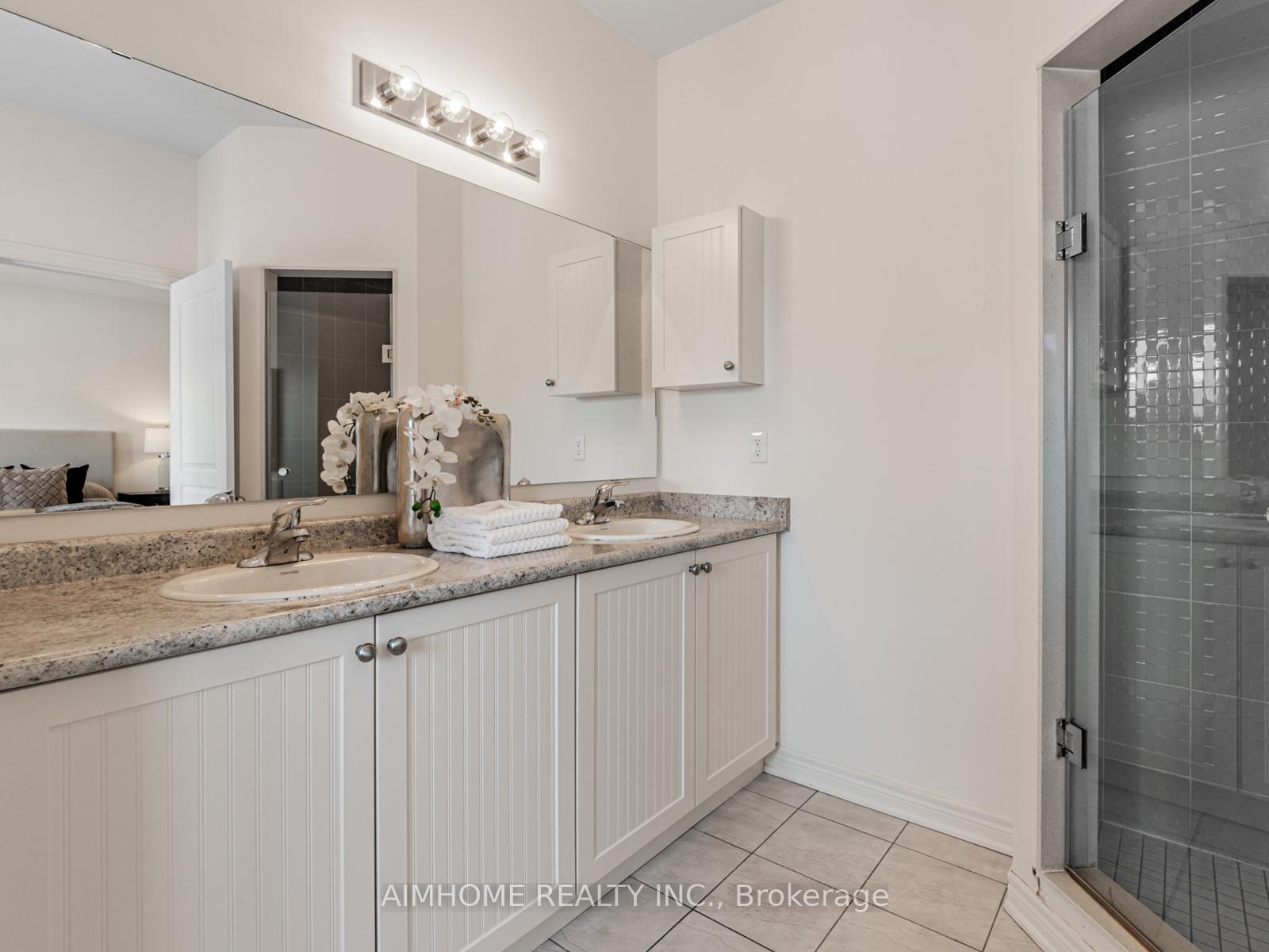 Photo 18 of 185 William Bartlett Drive, Markham, Berczy — HOMEH