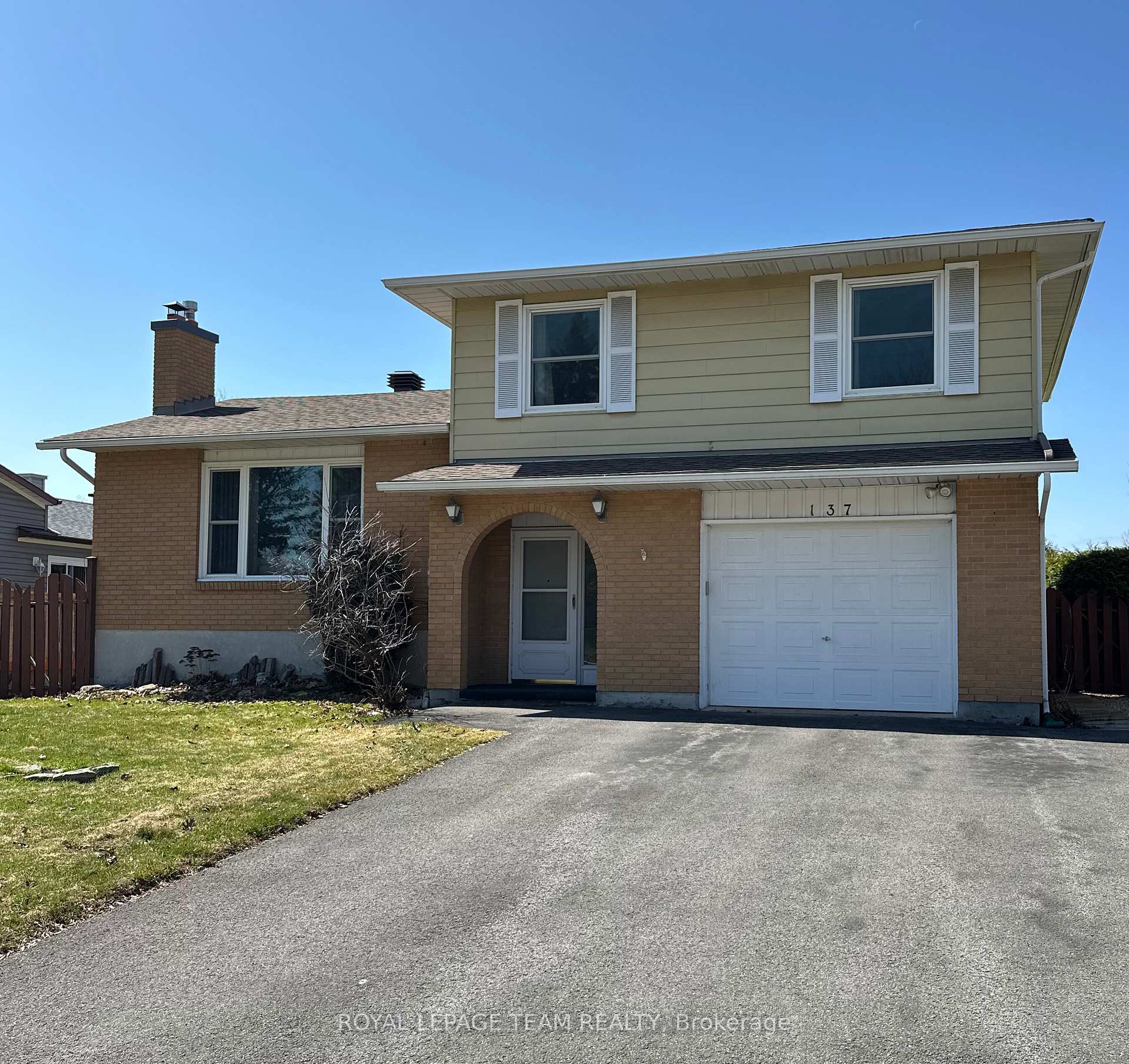 Photo 3 of 137 Oriole Avenue, Ottawa, Kanata - Glencairn/Hazeldean — HOMEH