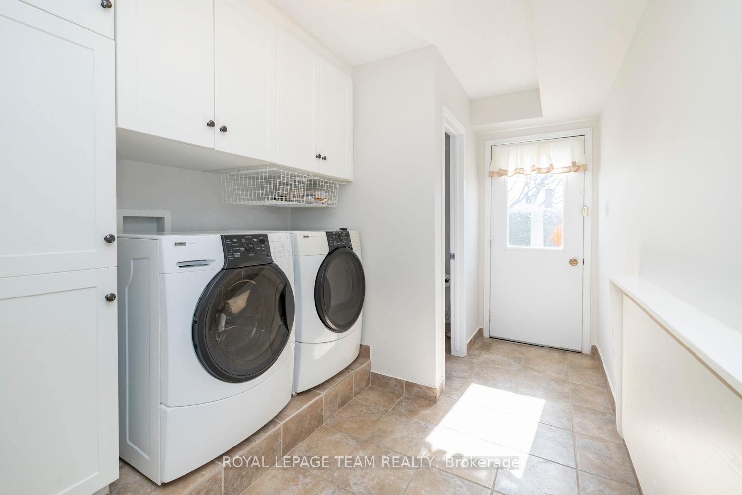 Photo 5 of 137 Oriole Avenue, Ottawa, Kanata - Glencairn/Hazeldean — HOMEH