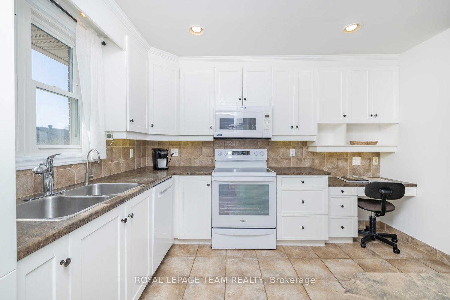 Photo 15 of 137 Oriole Avenue, Ottawa, Kanata - Glencairn/Hazeldean — HOMEH