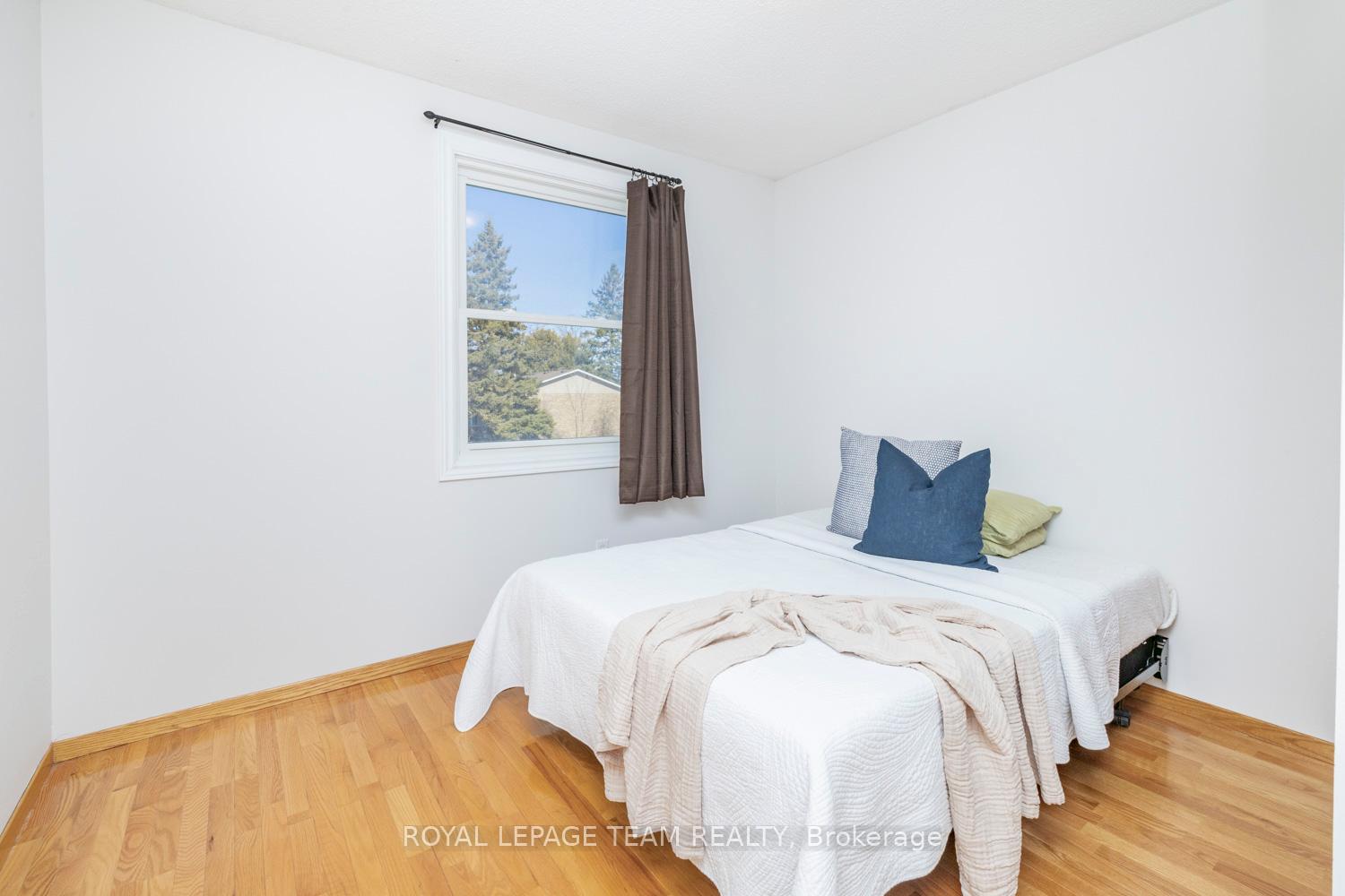 Photo 21 of 137 Oriole Avenue, Ottawa, Kanata - Glencairn/Hazeldean — HOMEH