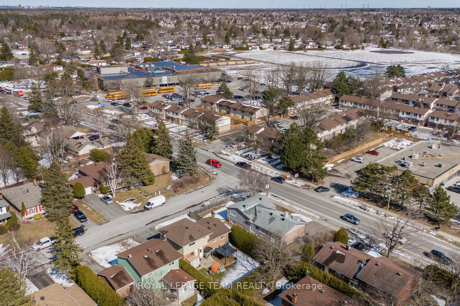 Photo 33 of 137 Oriole Avenue, Ottawa, Kanata - Glencairn/Hazeldean — HOMEH
