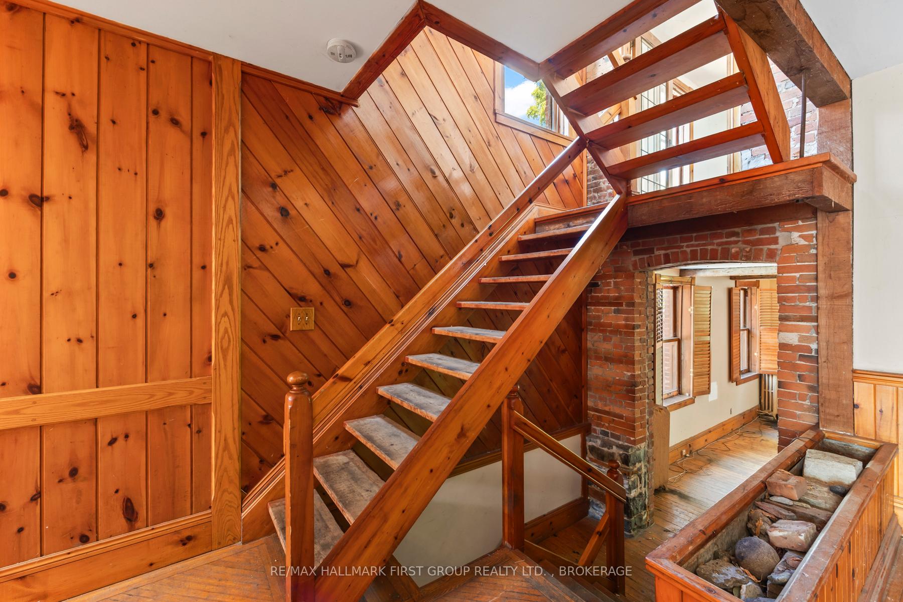 Photo 10 of 54 Wellington Street, Kingston, Central City East — HOMEH