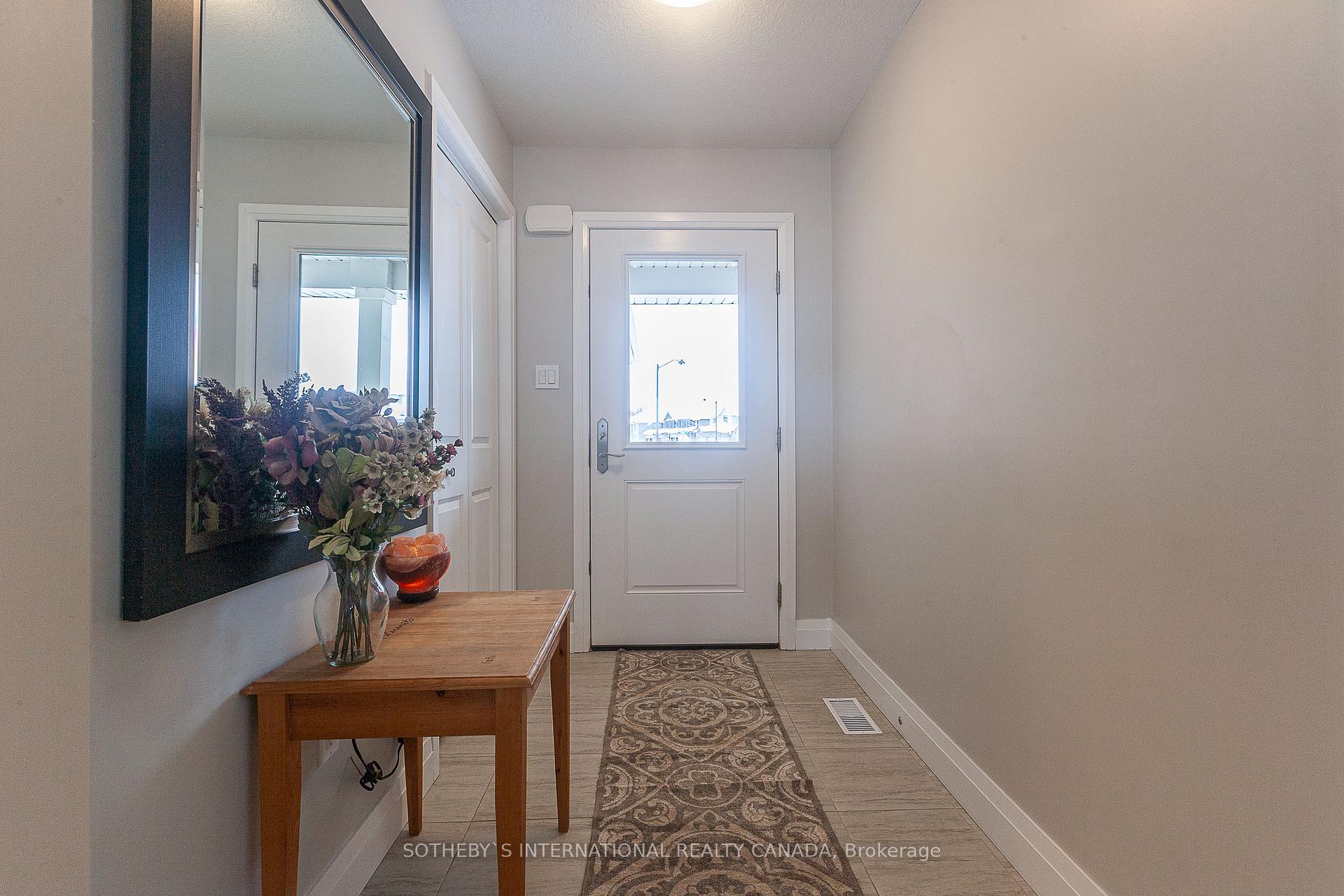 Photo 5 of 154 Bridge Crescent, Minto — HOMEH