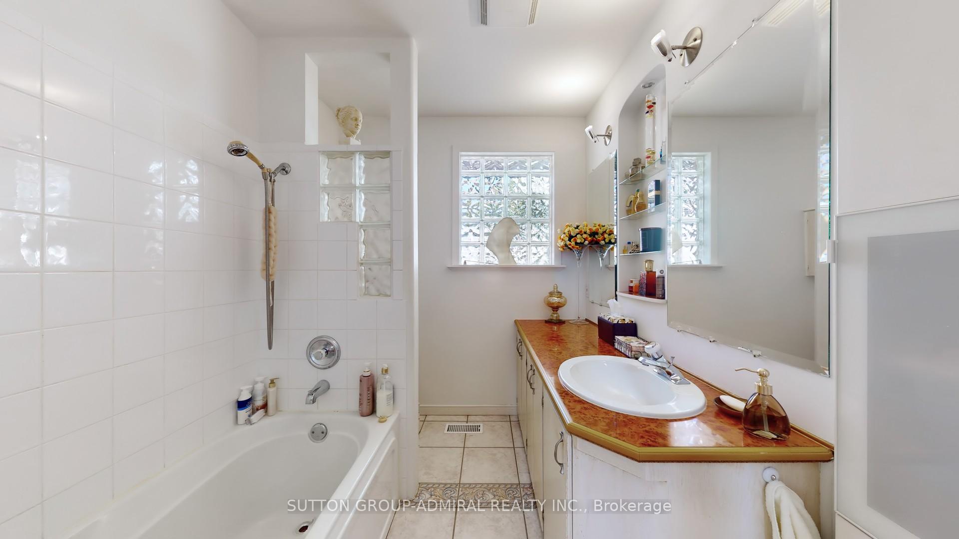 Photo 40 of 11 Rothsay Road, Markham, Royal Orchard — HOMEH