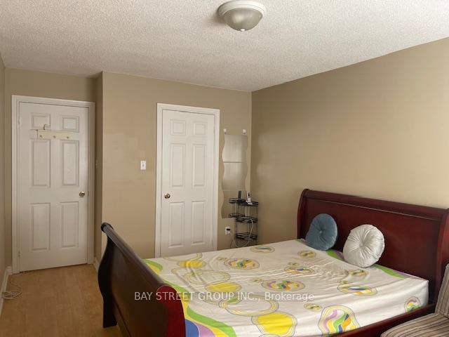 Photo 4 of 69 Ian Baron Avenue, Markham, Village Green-South Unionville — HOMEH