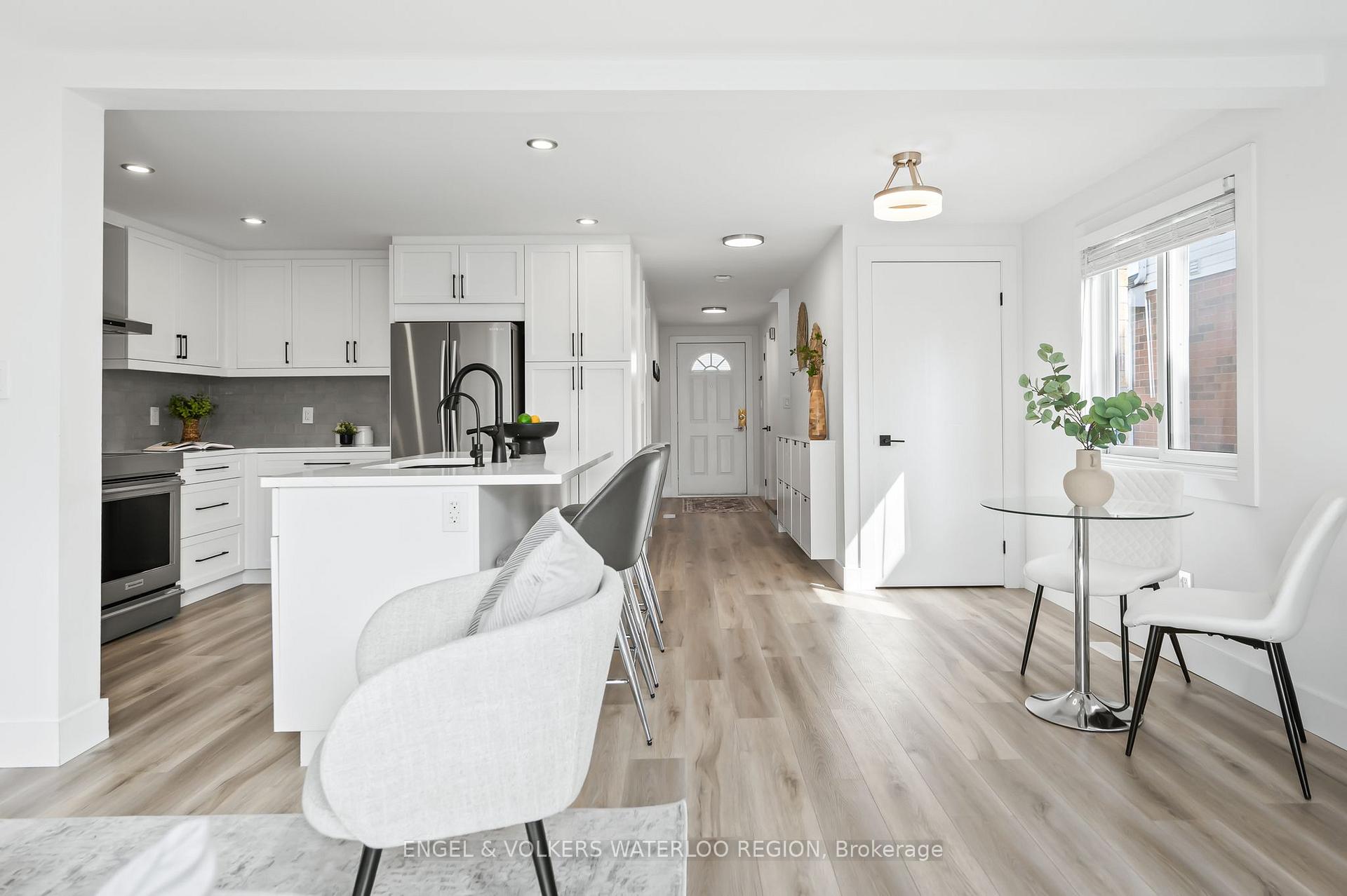 Photo 9 of 46 Hackberry Street, Kitchener, Larentian West — HOMEH