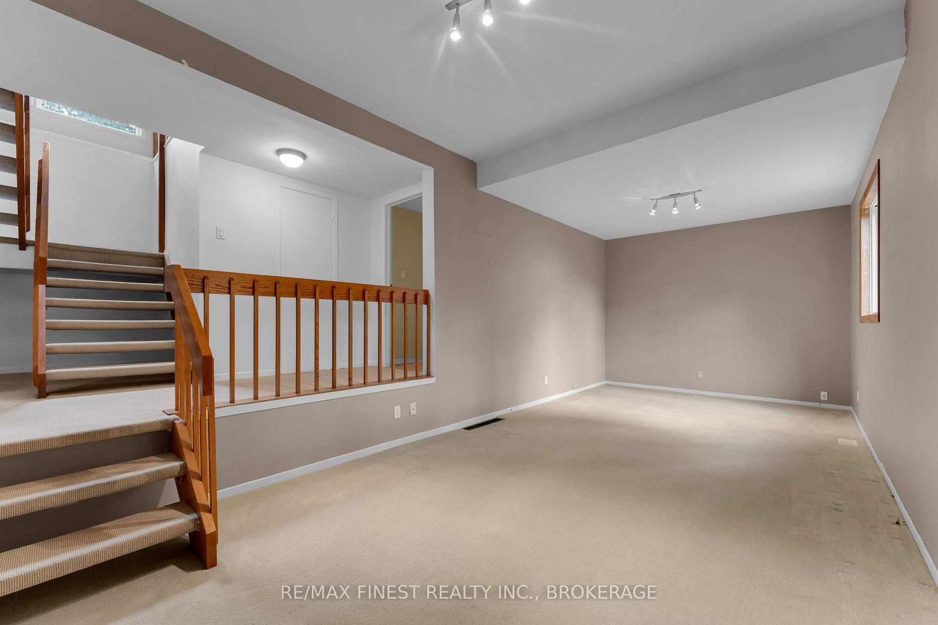 Photo 36 of 871 Safari Drive, Kingston, North of Taylor-Kidd Blvd — HOMEH