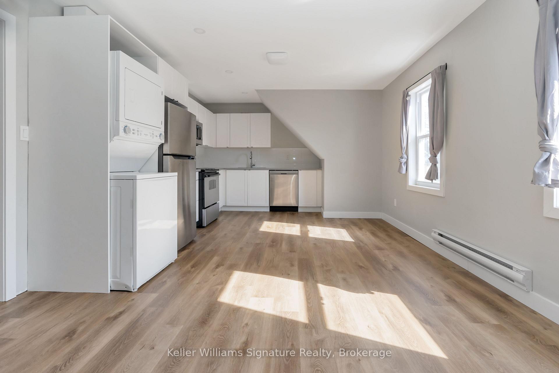 Photo 3 of Unit 5, 164 Picton Street E, Hamilton, North End — HOMEH