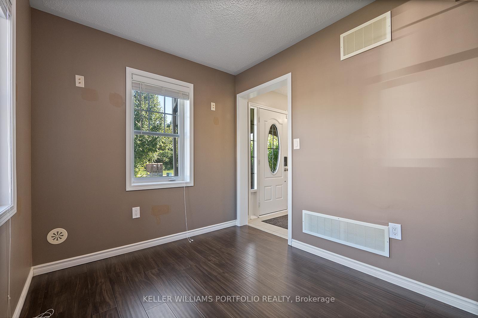 Photo 10 of 66 Gleave Terrace, Milton, Harrison — HOMEH