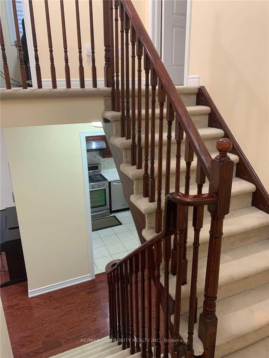 Photo 2 of 33 Mead Terrace, Markham, Wismer — HOMEH