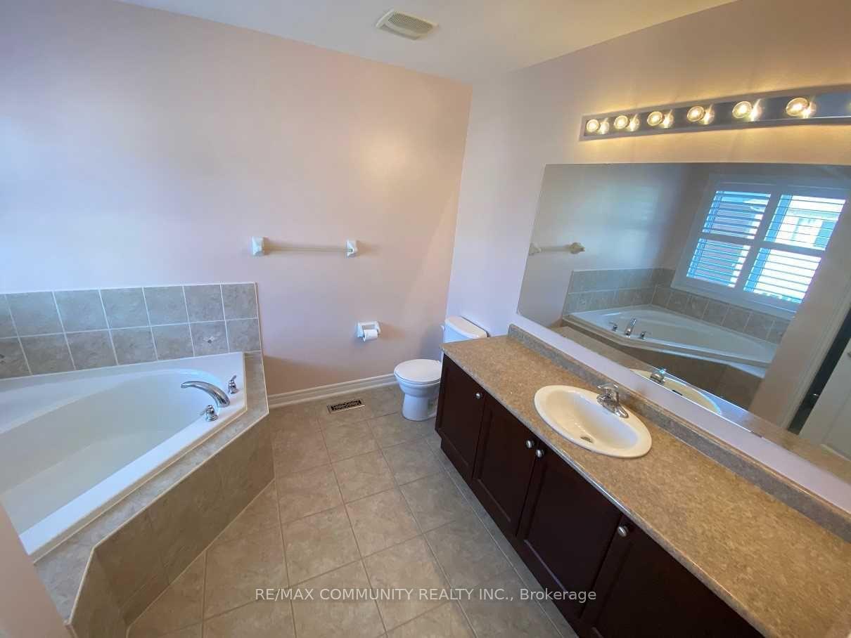 Photo 6 of 33 Mead Terrace, Markham, Wismer — HOMEH