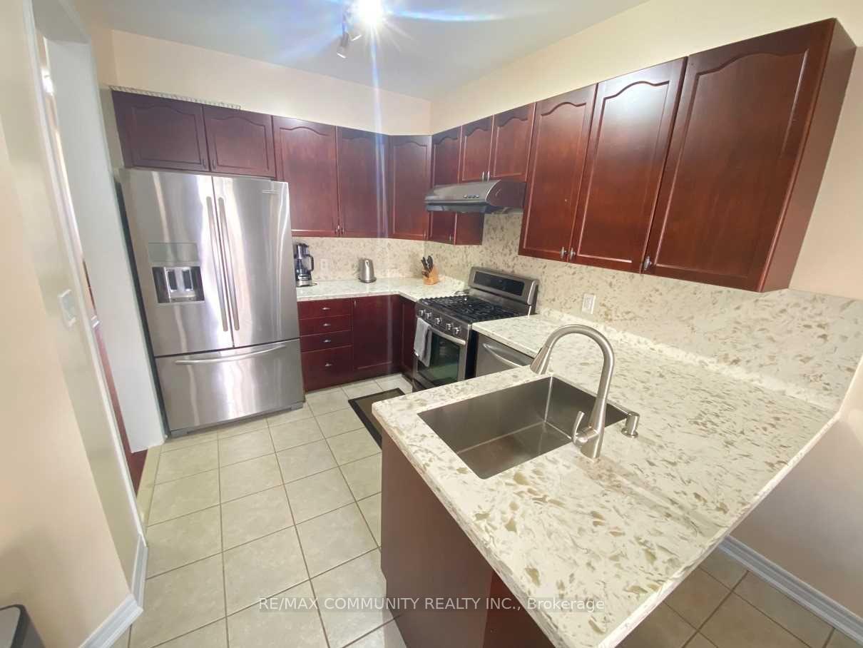 Photo 13 of 33 Mead Terrace, Markham, Wismer — HOMEH