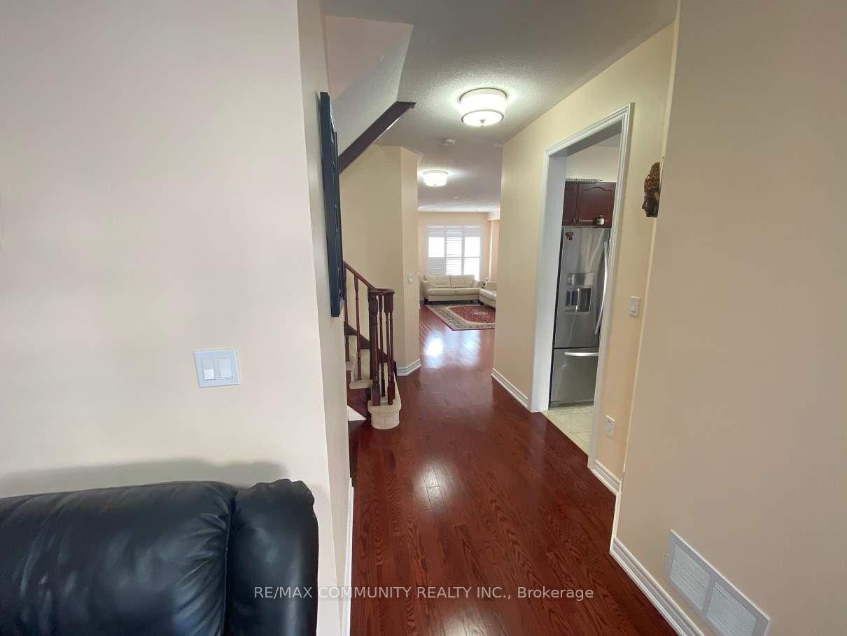 Photo 14 of 33 Mead Terrace, Markham, Wismer — HOMEH