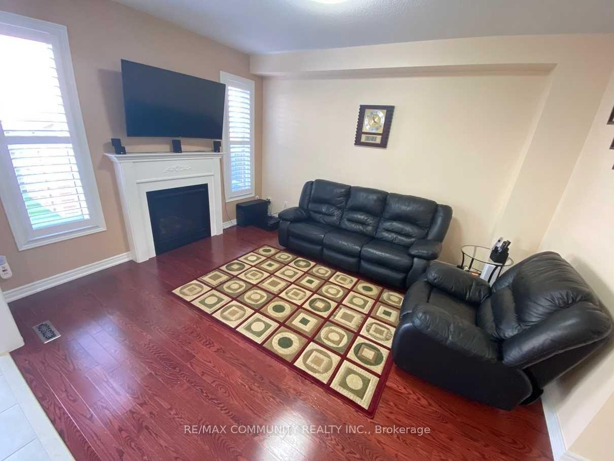 Photo 15 of 33 Mead Terrace, Markham, Wismer — HOMEH
