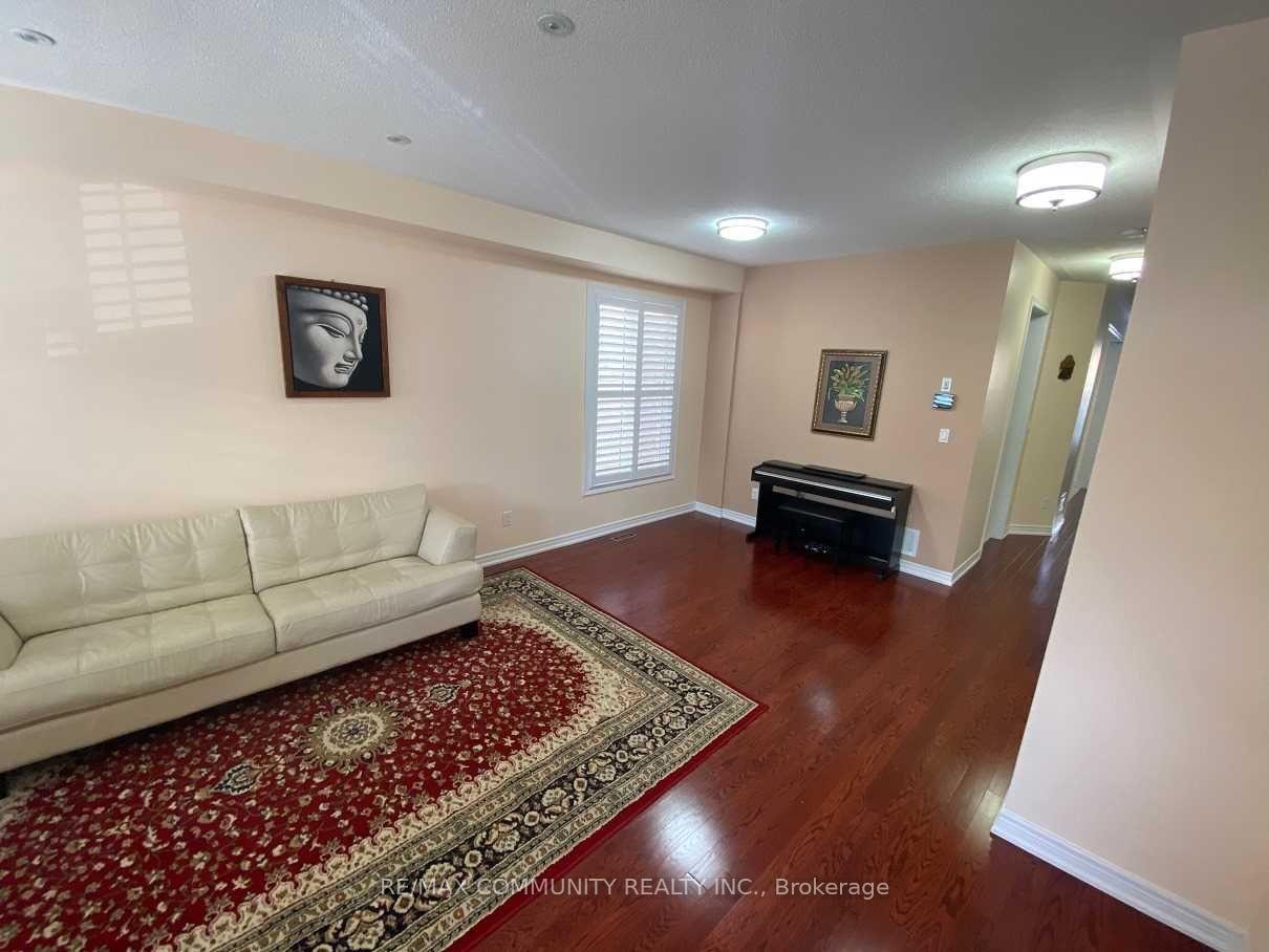 Photo 16 of 33 Mead Terrace, Markham, Wismer — HOMEH