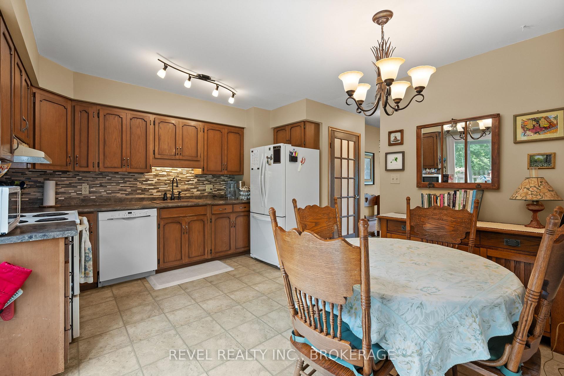 Photo 10 of 842 Lancaster Drive, Kingston, North of Taylor-Kidd Blvd — HOMEH